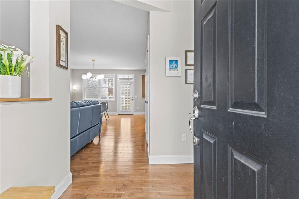 556 Zephyr Road Property Photo 3