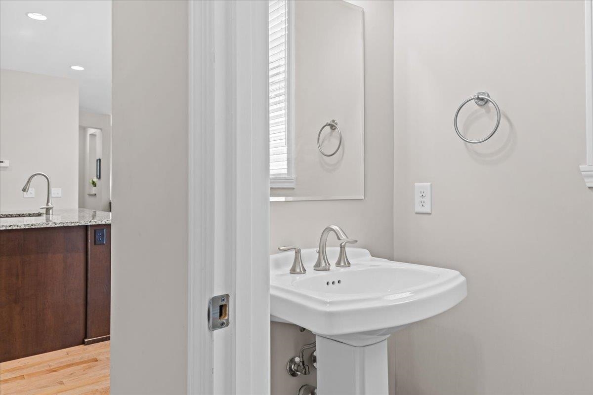 556 Zephyr Road Property Photo 23