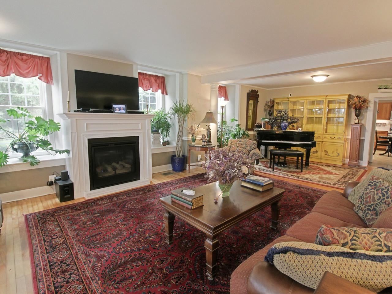 383 St. Albans Road Property Photo 3
