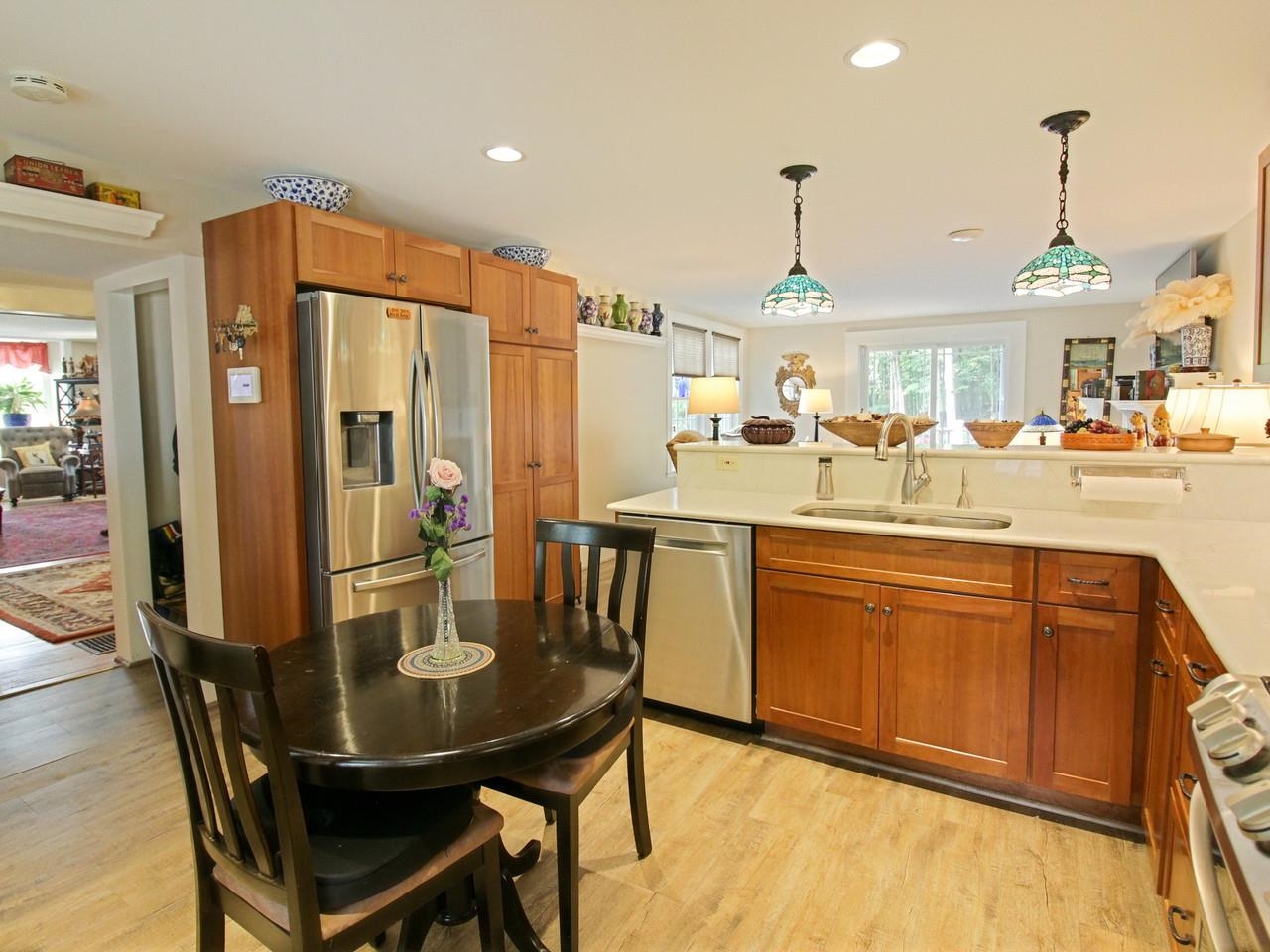 383 St. Albans Road Property Photo 7
