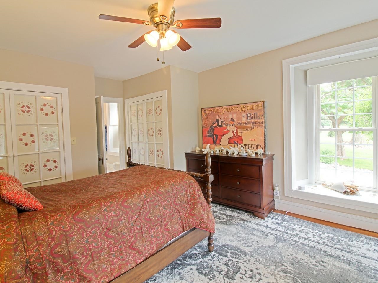 383 St. Albans Road Property Photo 11