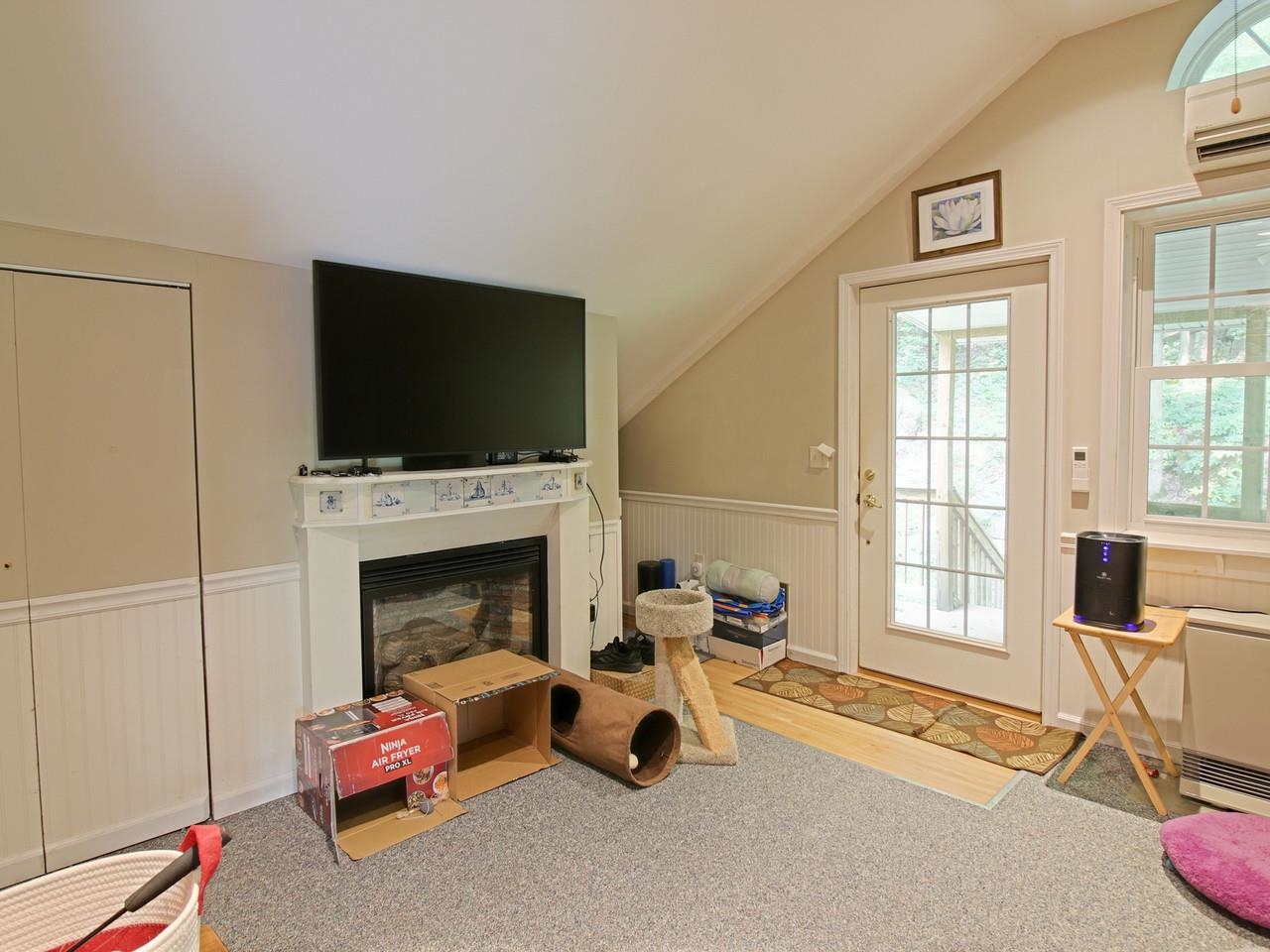 383 St. Albans Road Property Photo 23