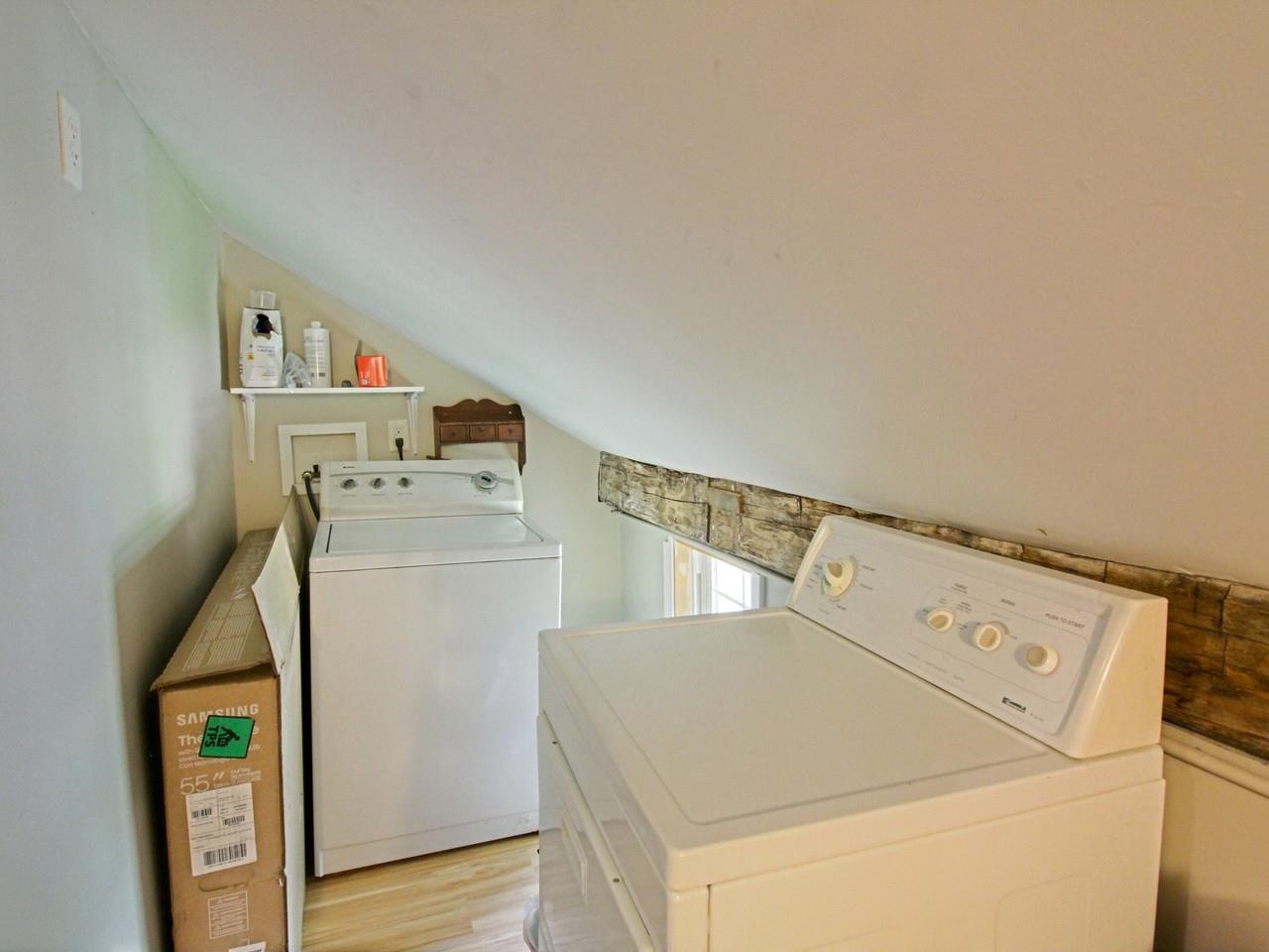 383 St. Albans Road Property Photo 30