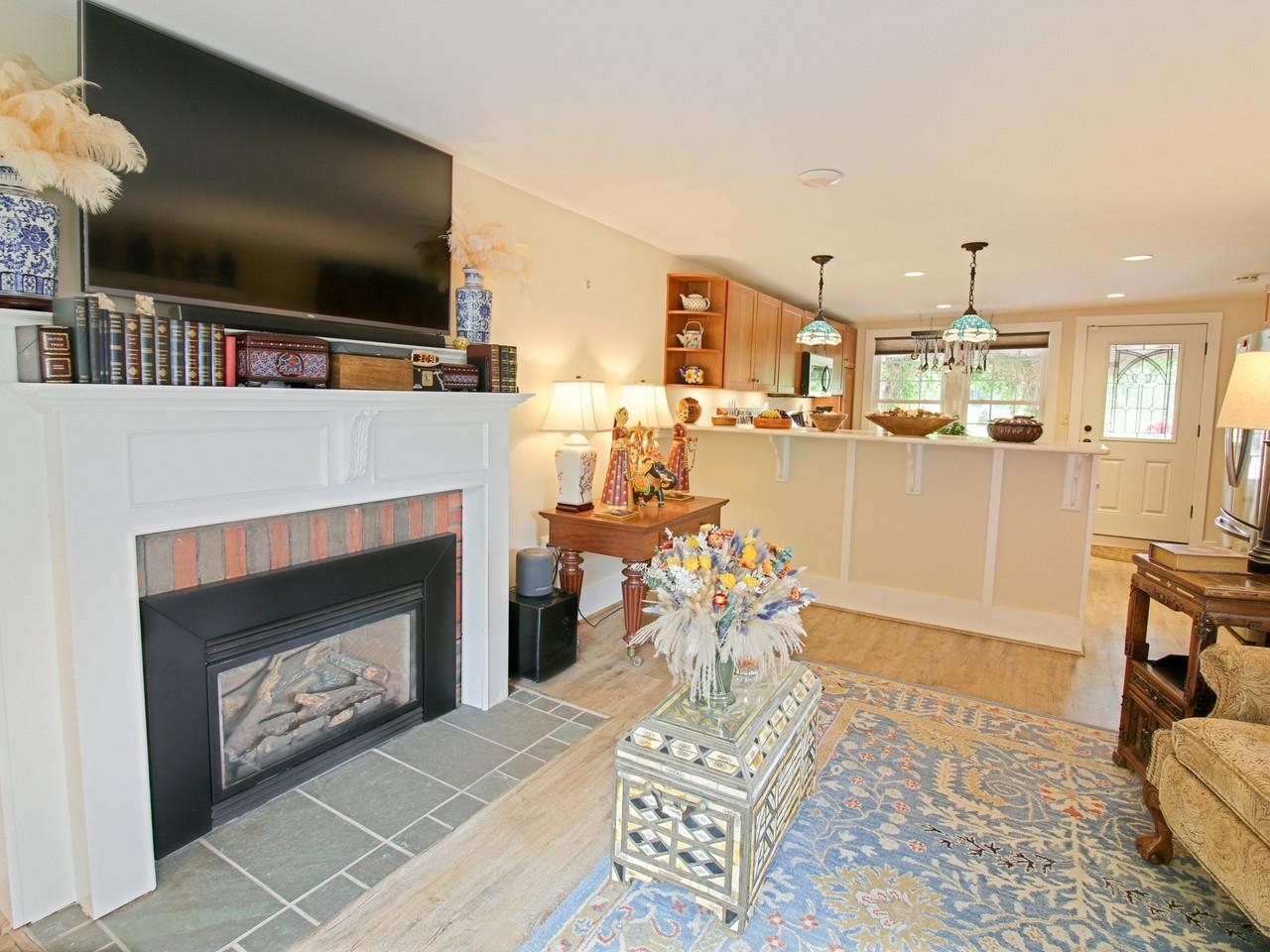 383 St. Albans Road Property Photo 38