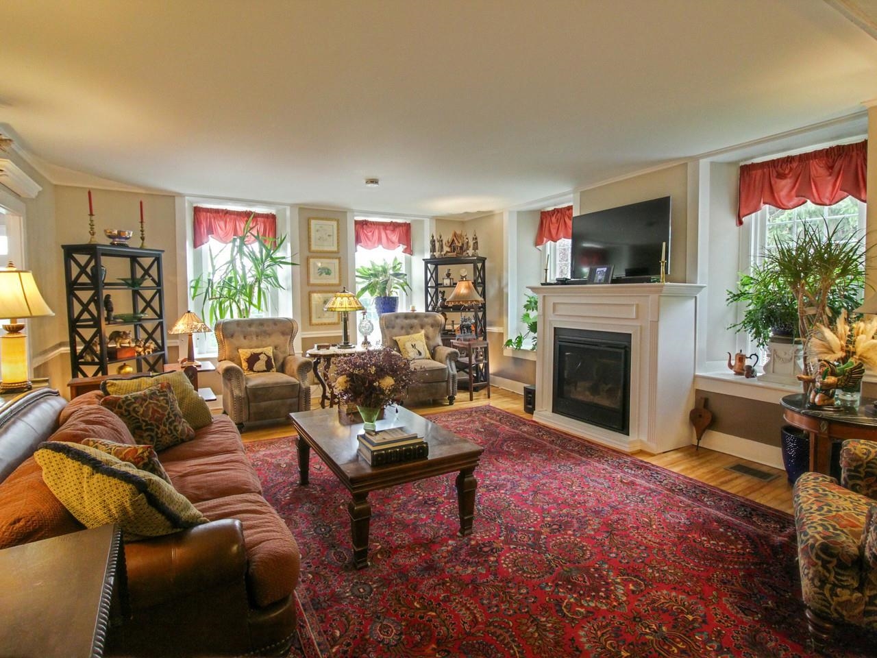 383 St. Albans Road Property Photo 39