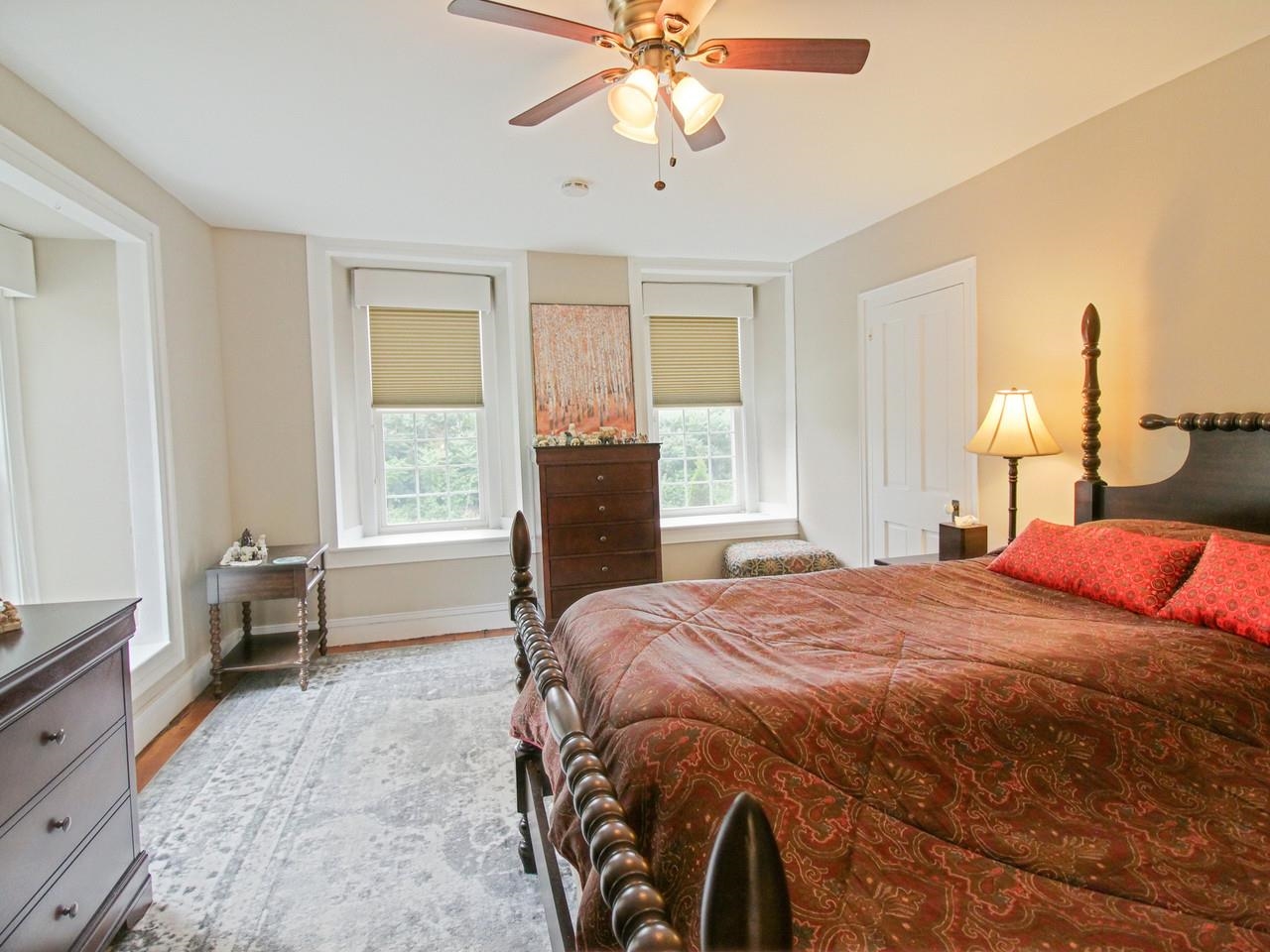 383 St. Albans Road Property Photo 40