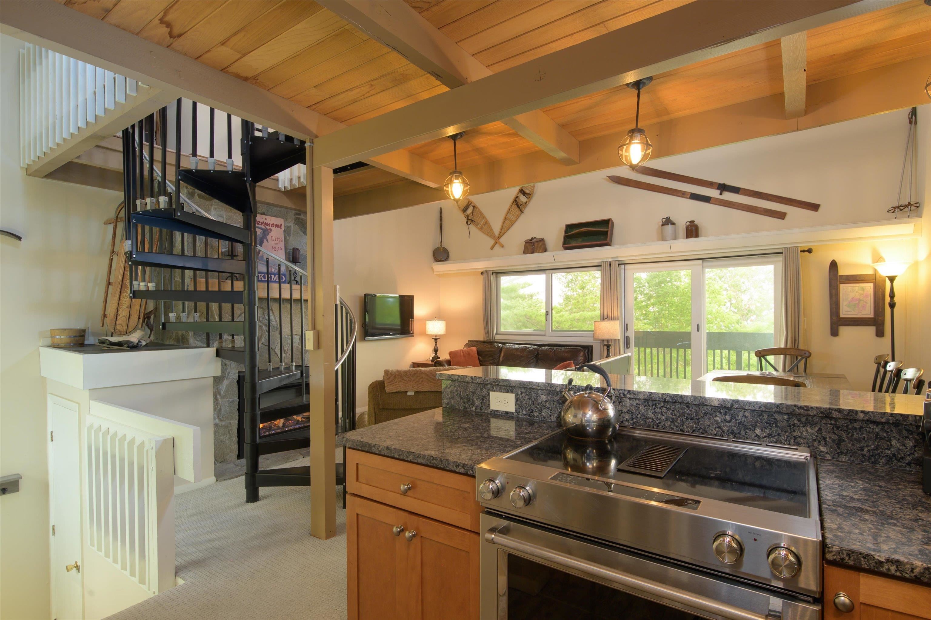 61 Rimrock Road Property Photo 3