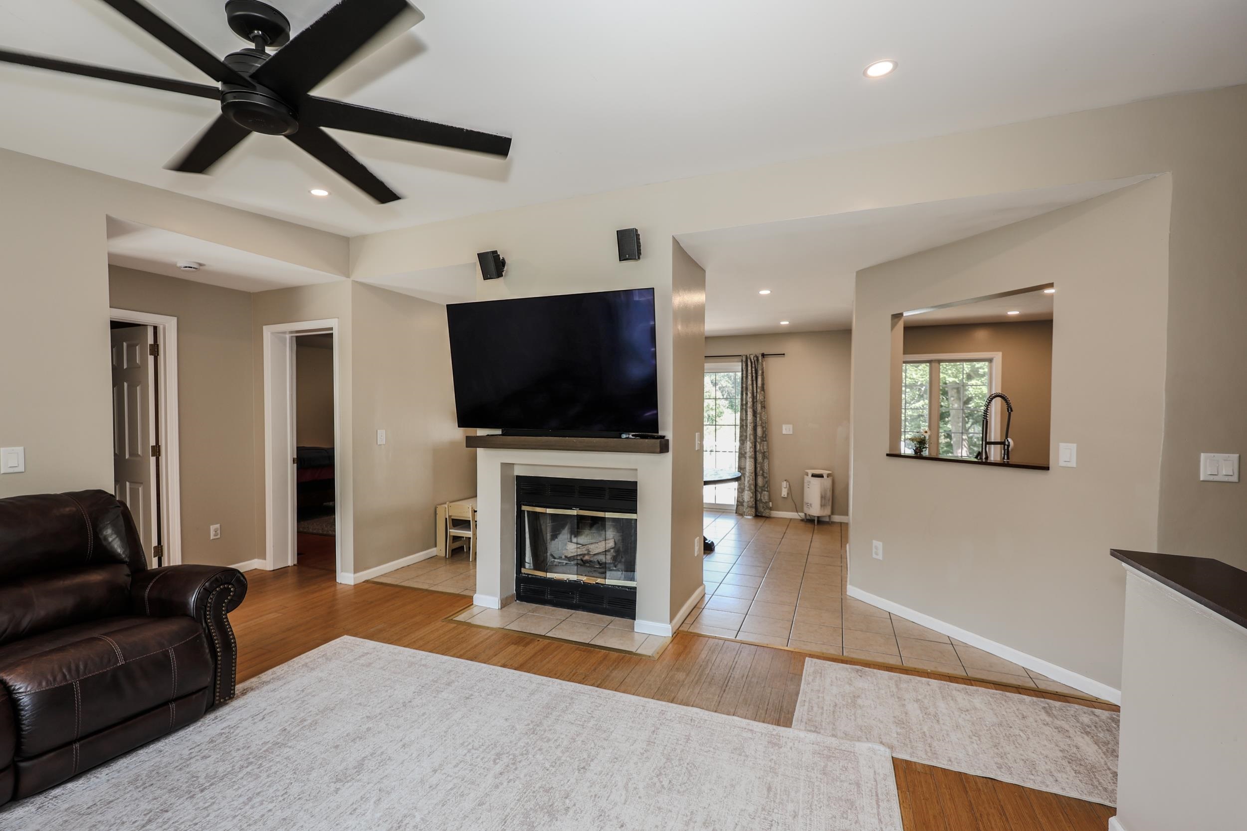 8 Riverside Drive Property Photo 7
