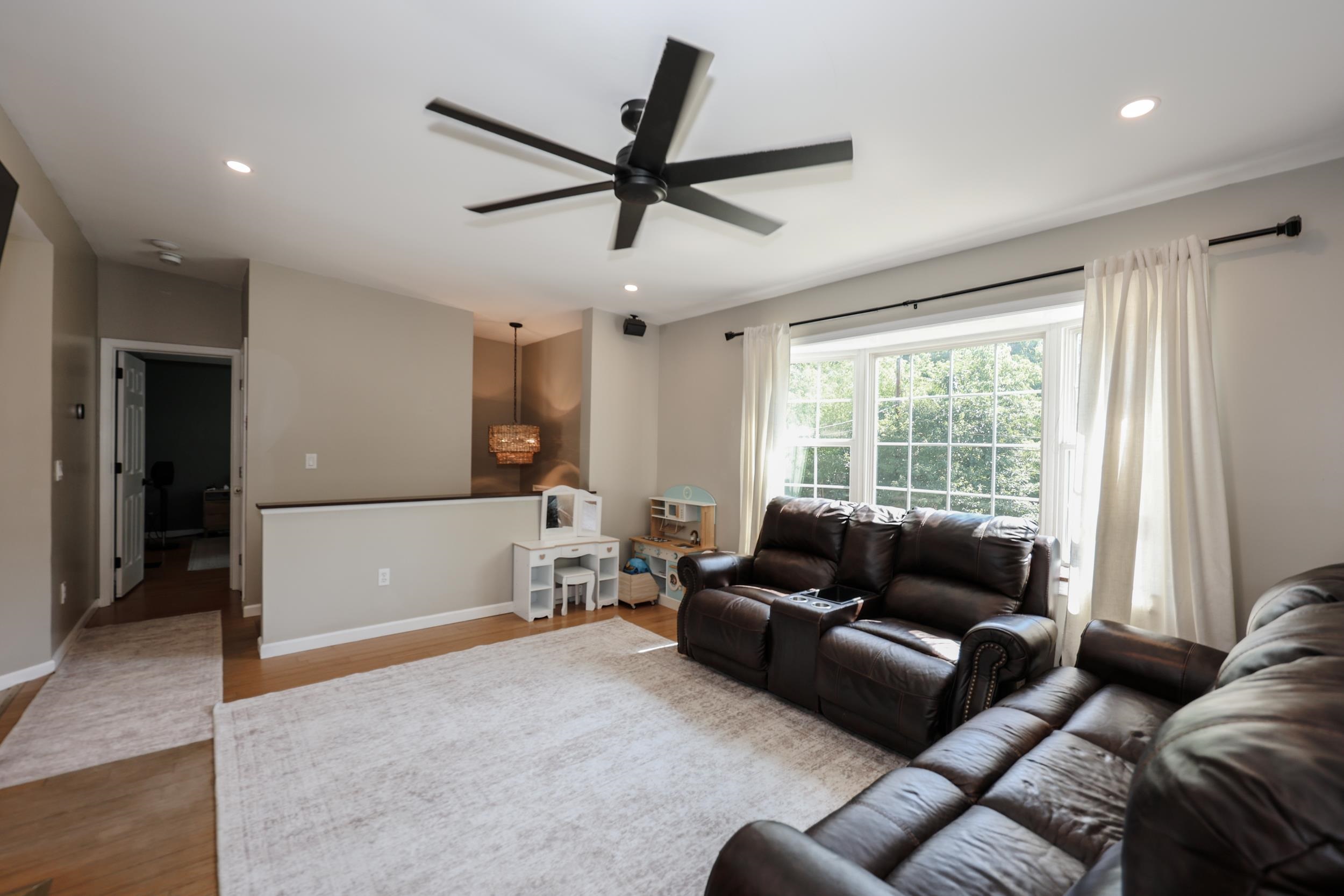 8 Riverside Drive Property Photo 8