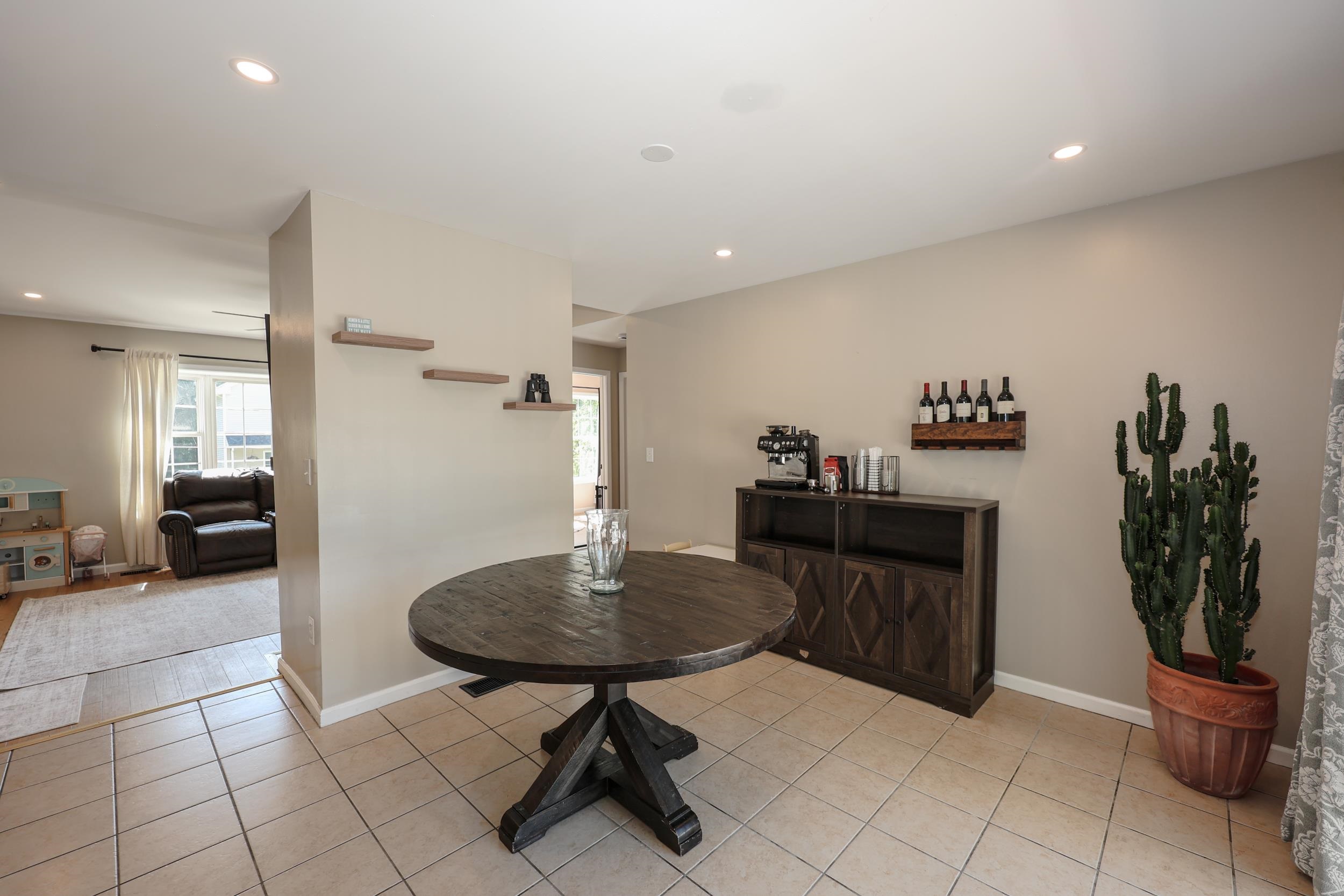8 Riverside Drive Property Photo 11