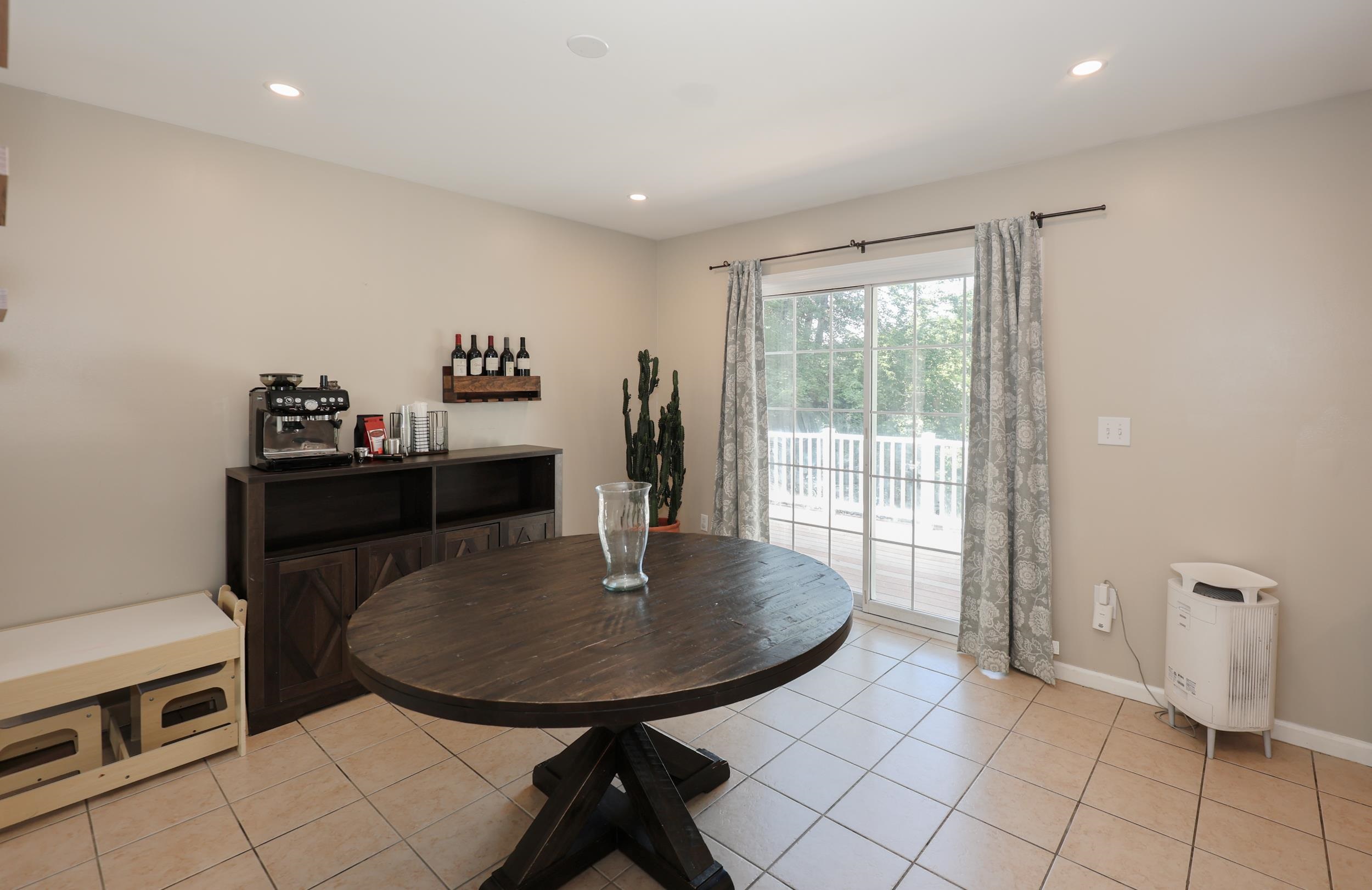 8 Riverside Drive Property Photo 12