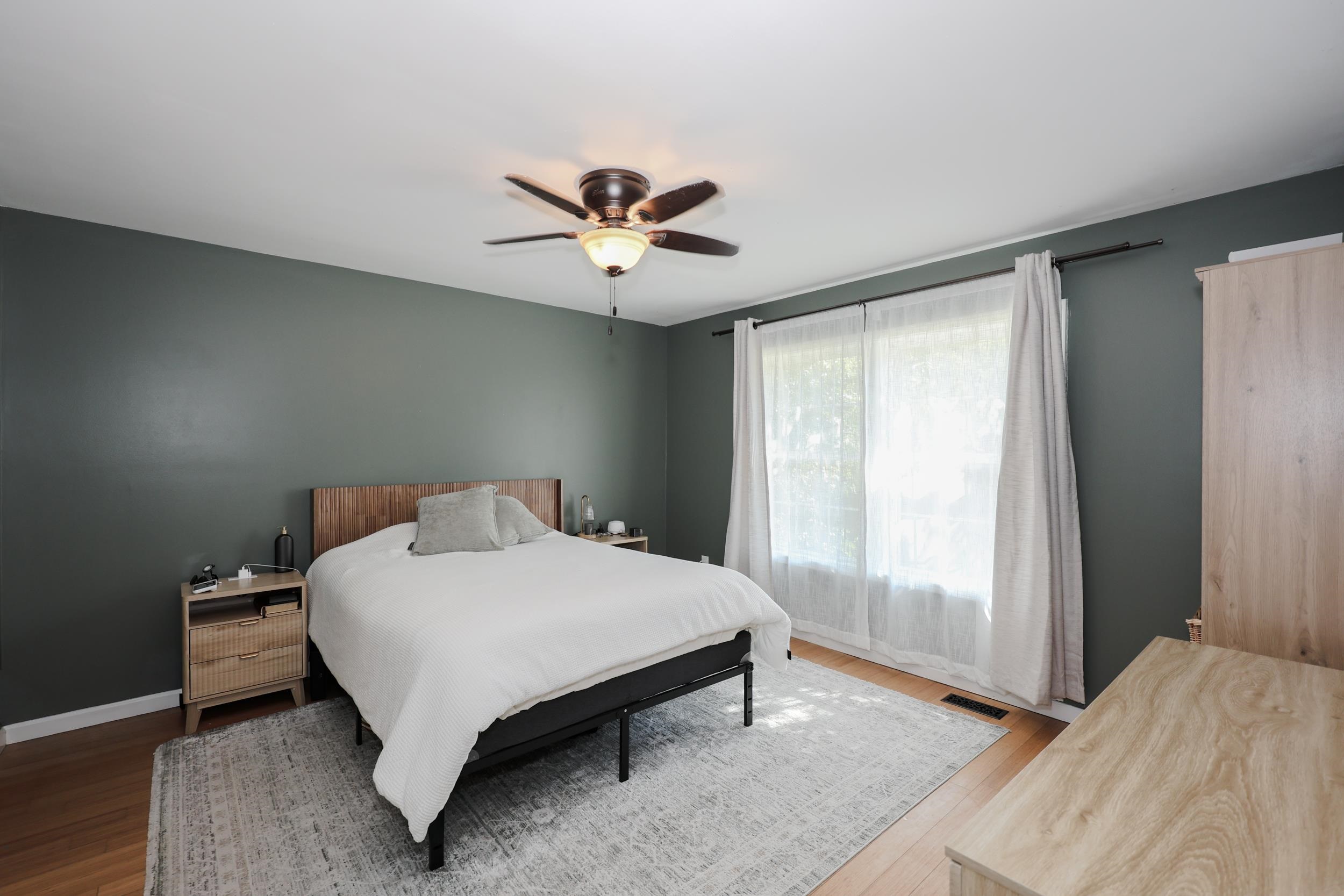 8 Riverside Drive Property Photo 18