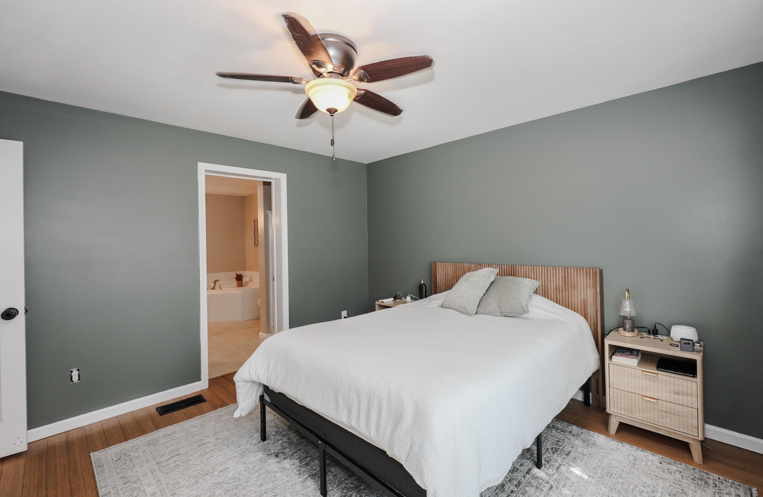 8 Riverside Drive Property Photo 20