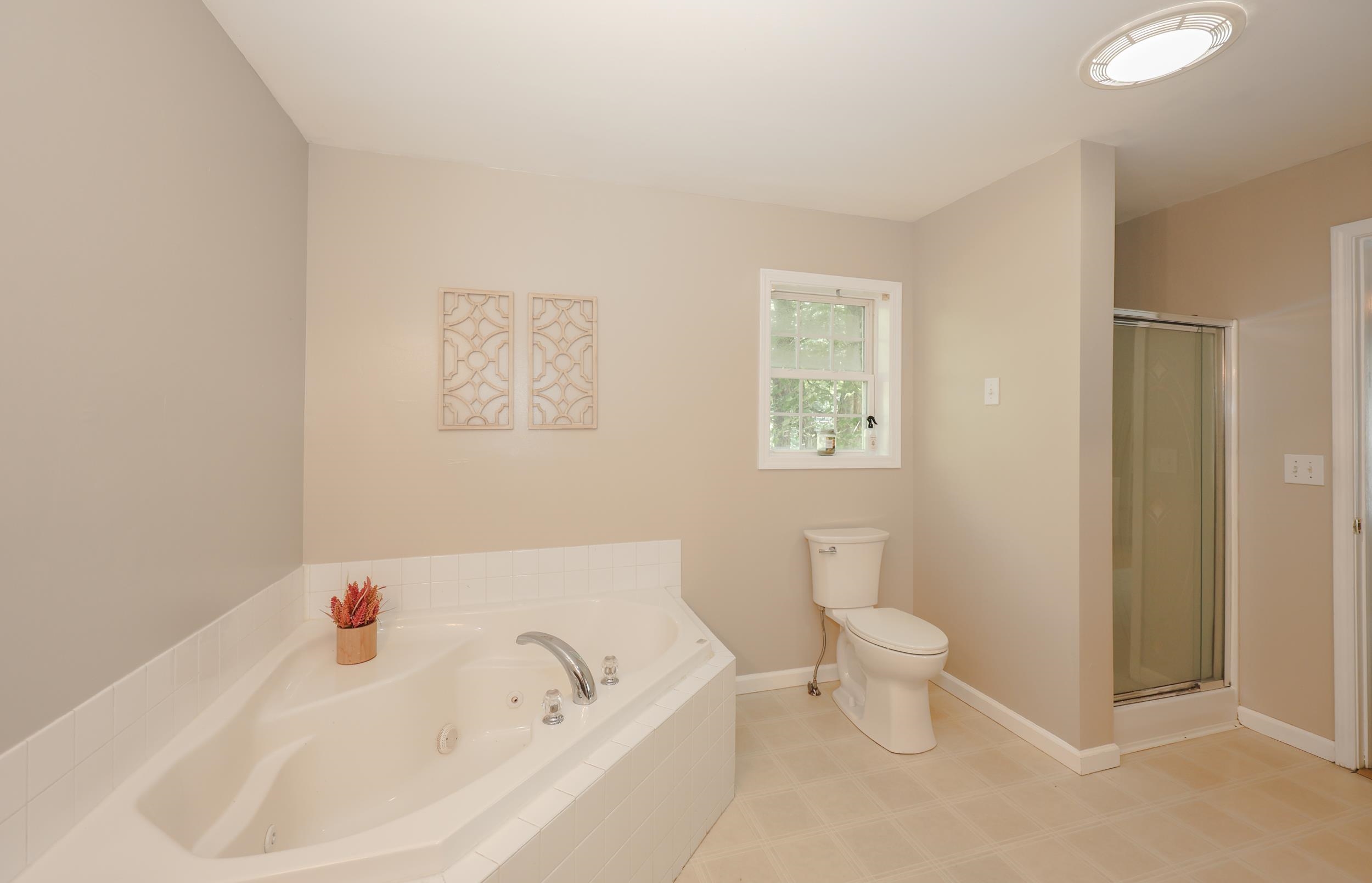 8 Riverside Drive Property Photo 23