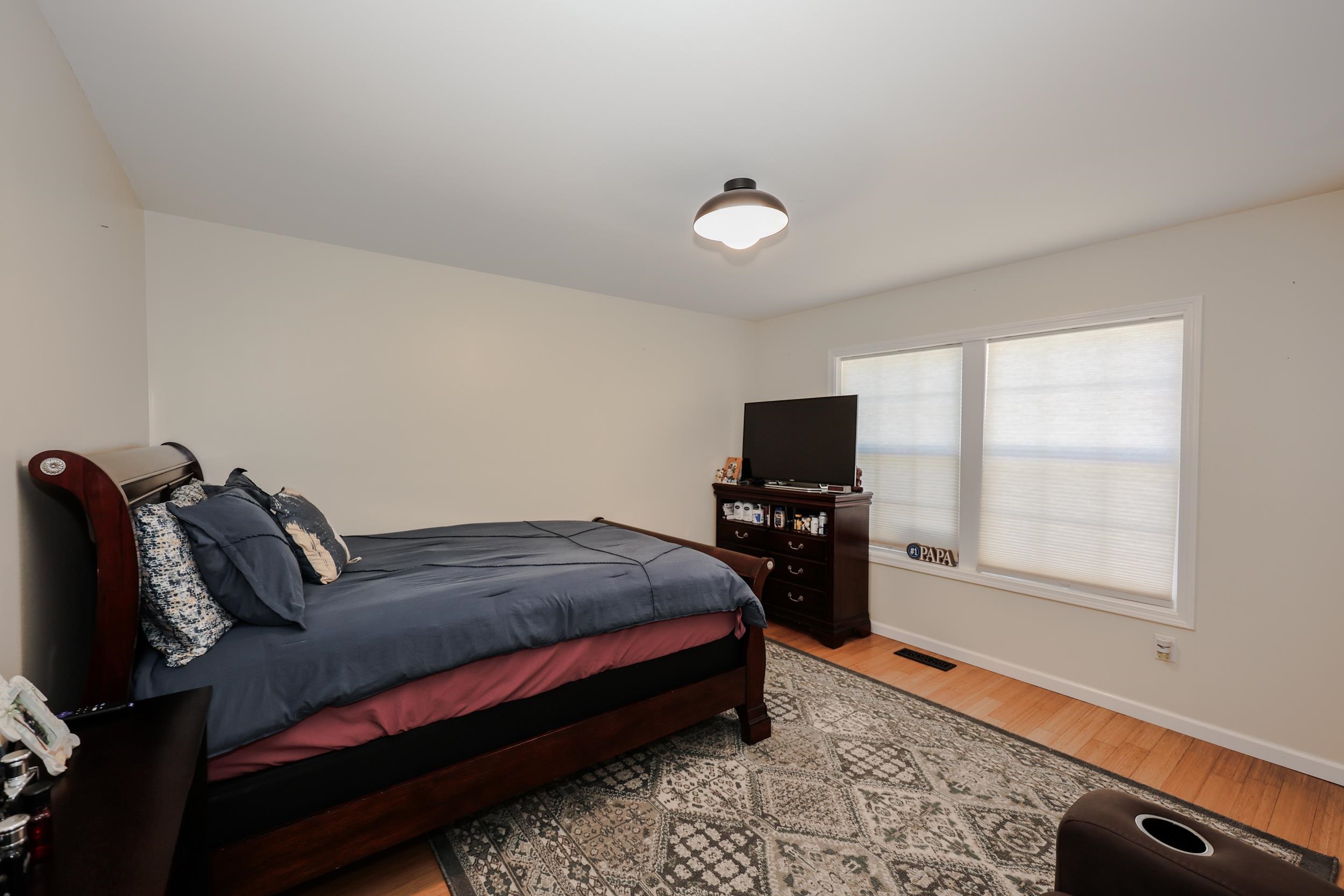 8 Riverside Drive Property Photo 28