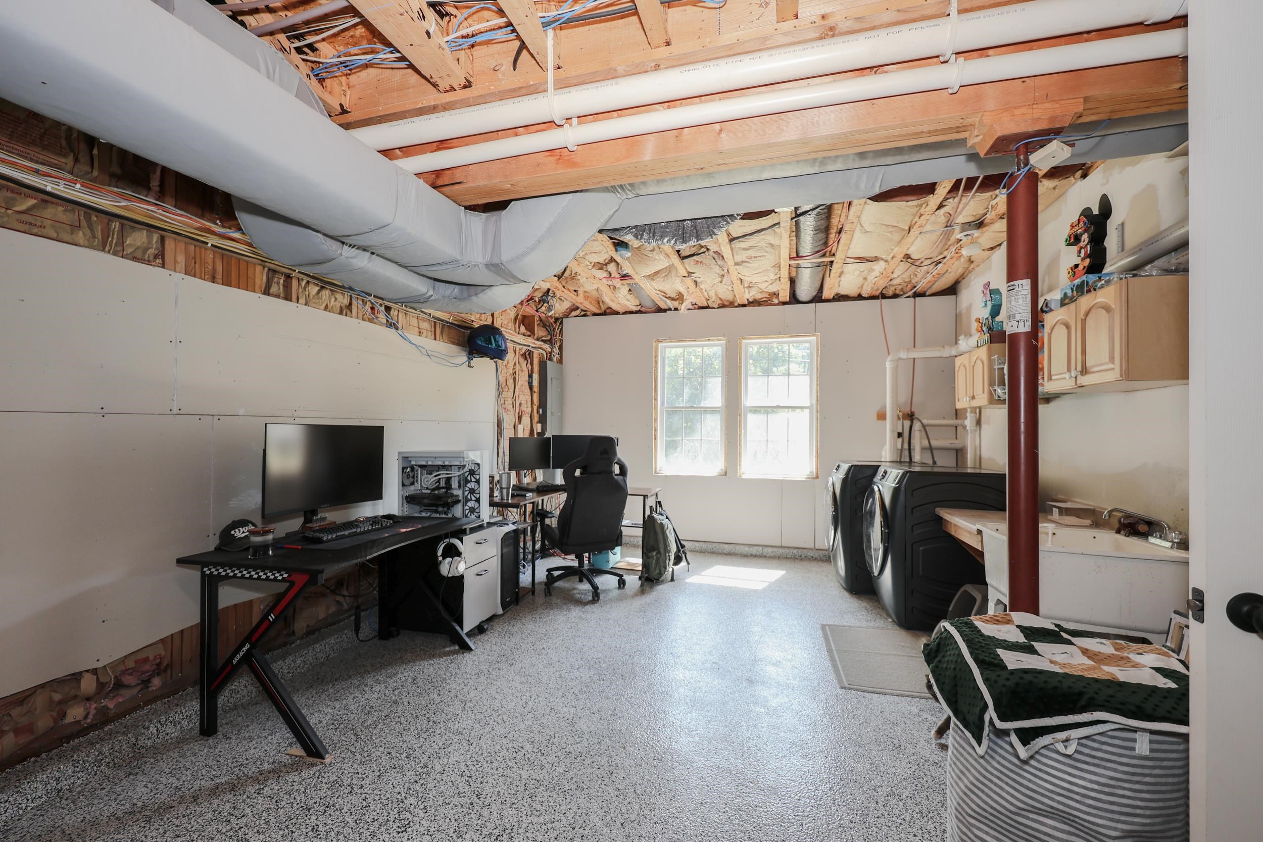 8 Riverside Drive Property Photo 35