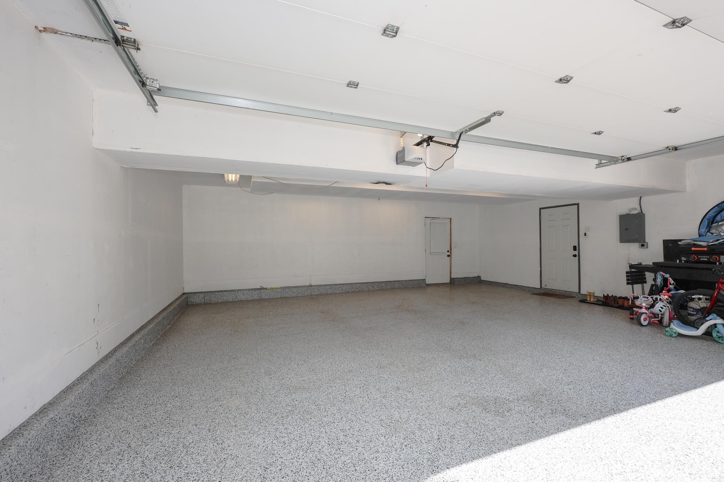 8 Riverside Drive Property Photo 39