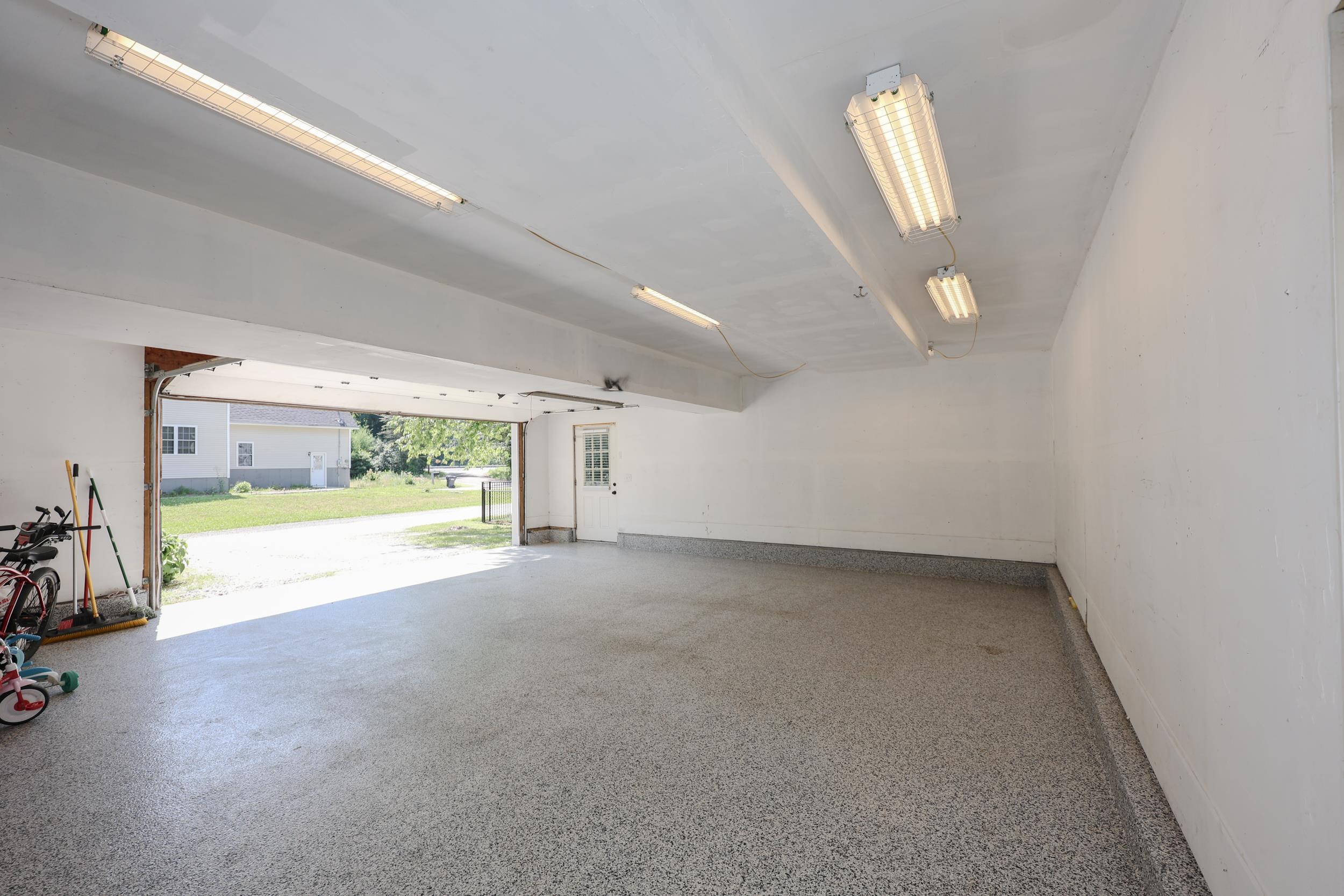 8 Riverside Drive Property Photo 40