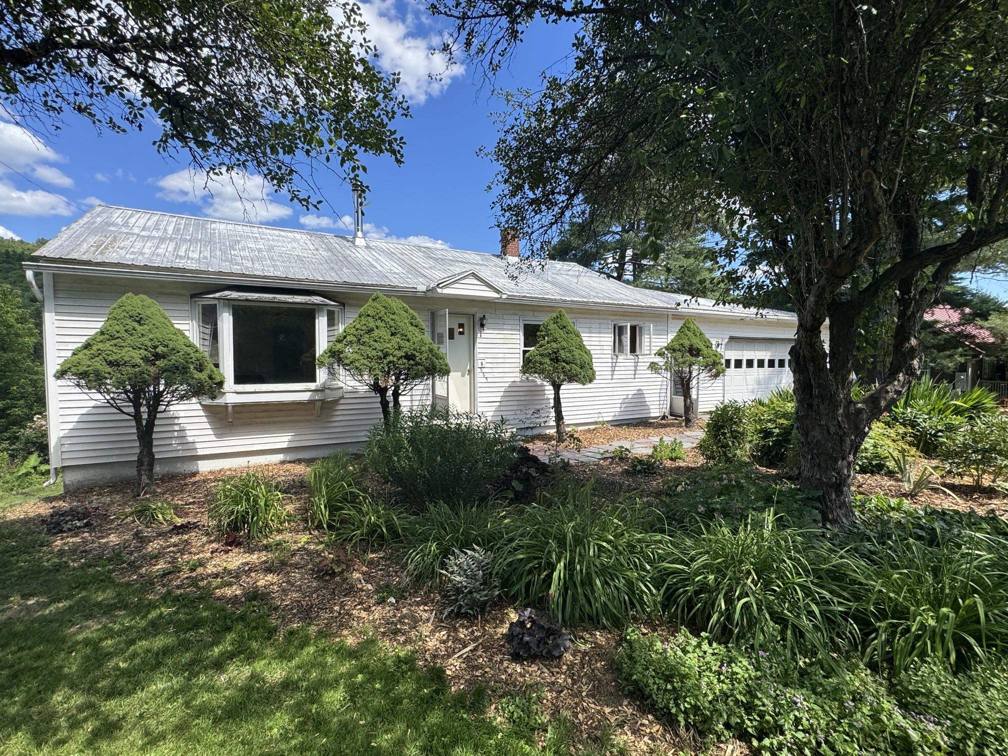 663 Elm Street Property Photo 1