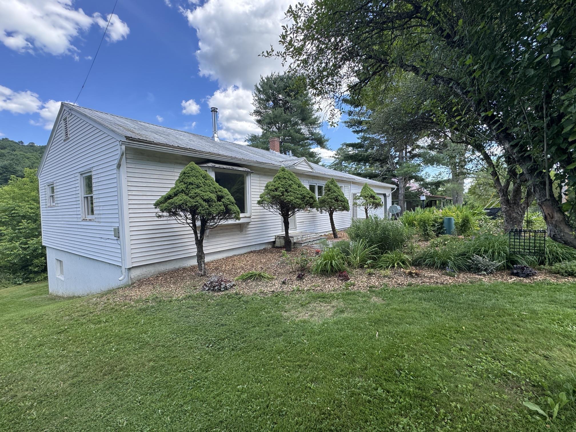 663 Elm Street Property Photo 8