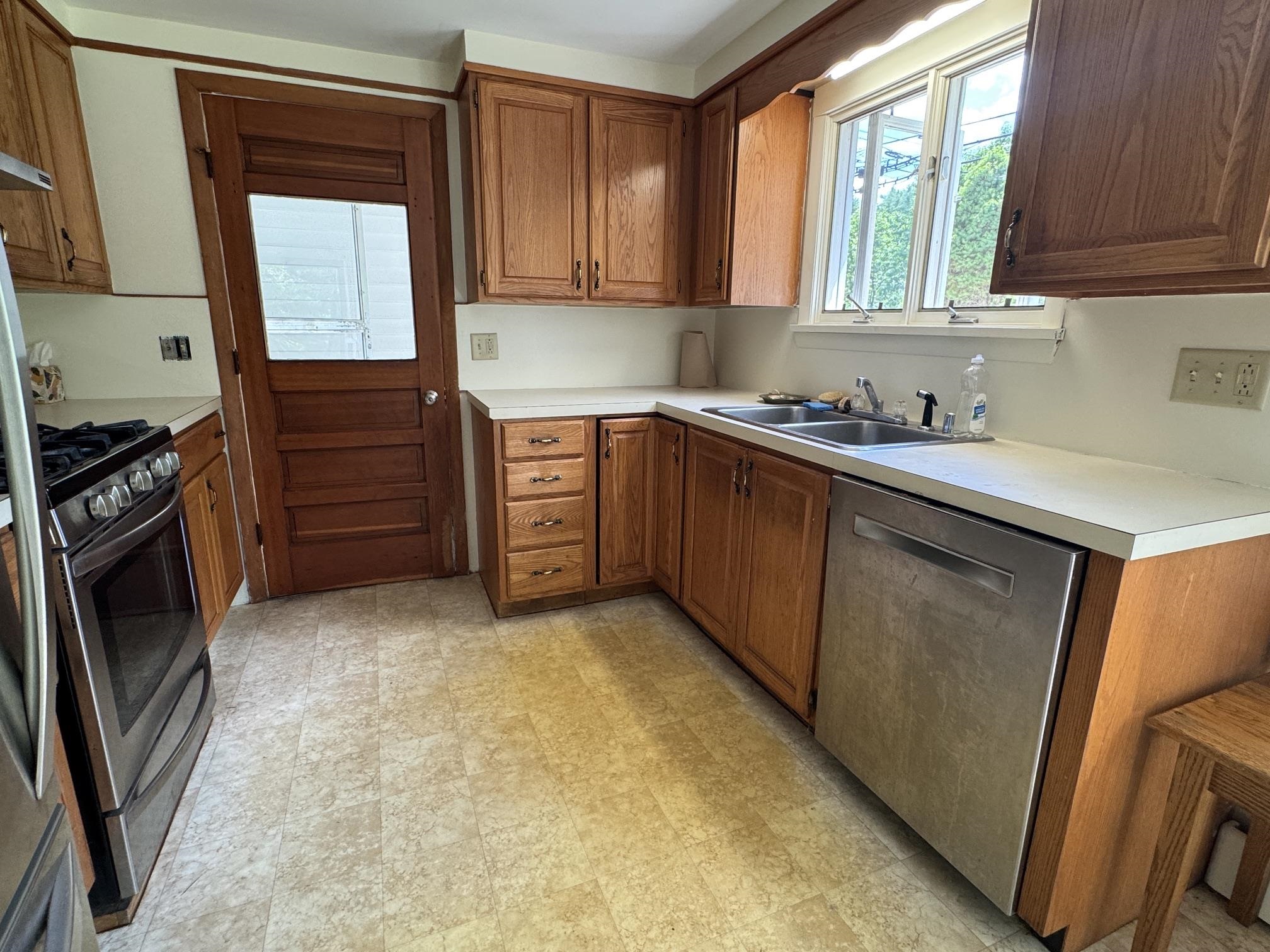 663 Elm Street Property Photo 18