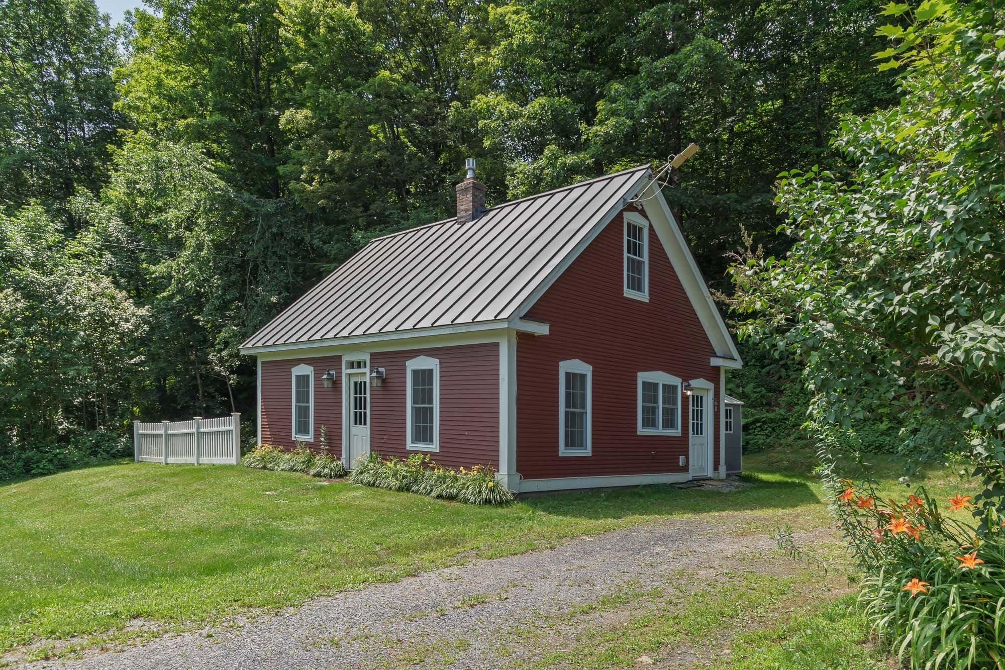 425 Nebraska Valley Road Property Photo 1