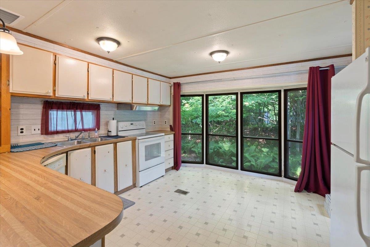 95 Walden Road Property Photo 4