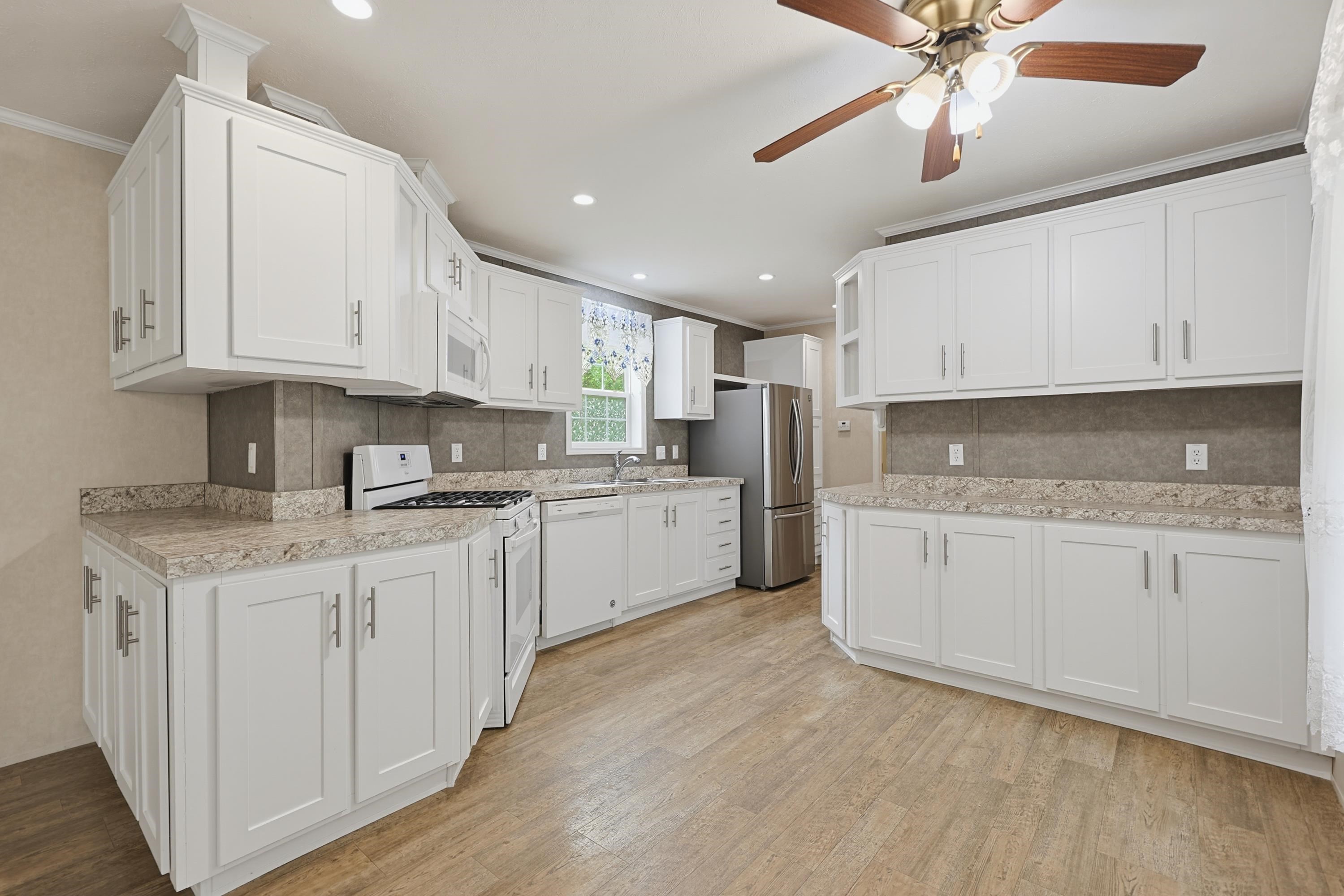 83 Boxwood Lane Property Photo 1