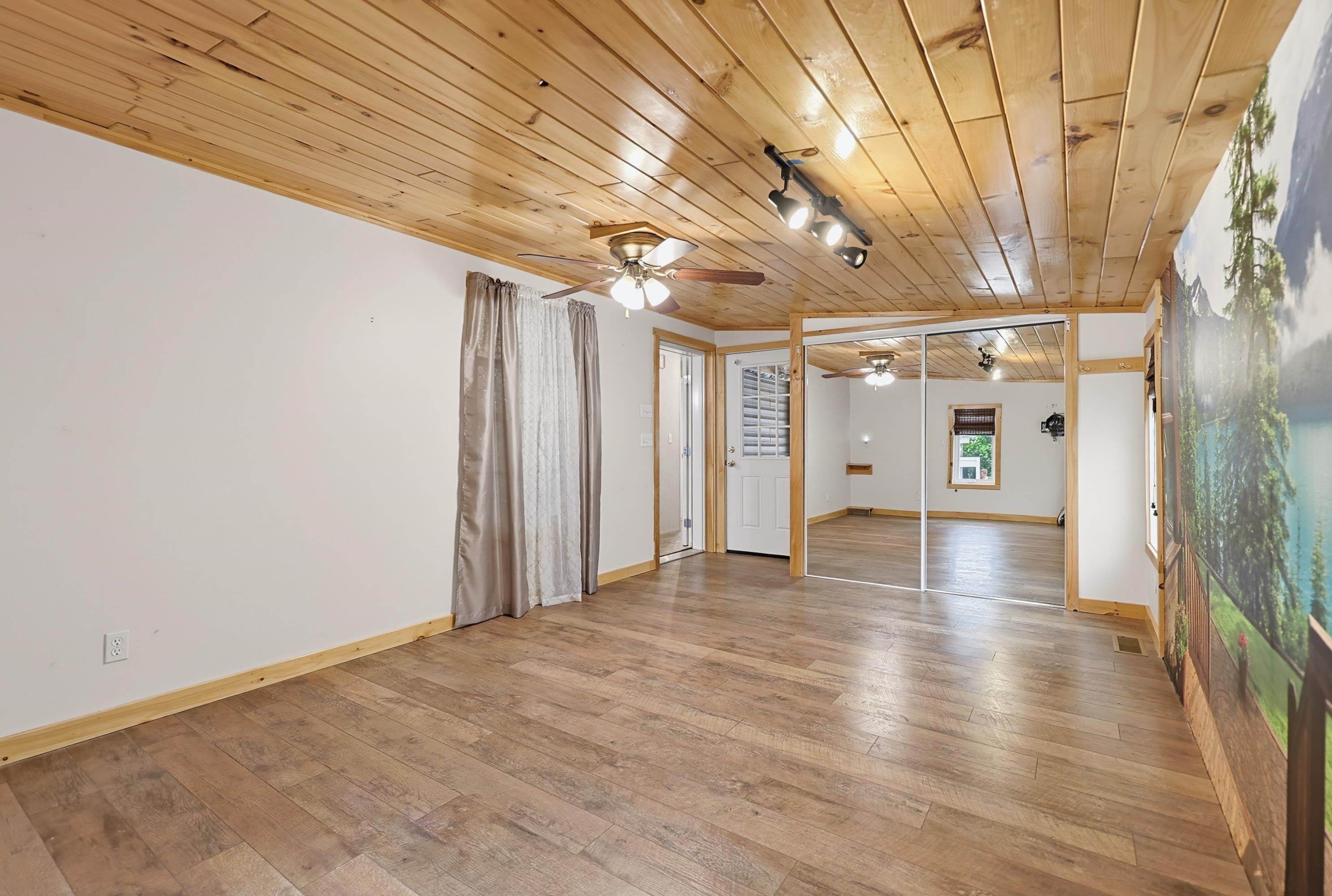 83 Boxwood Lane Property Photo 8