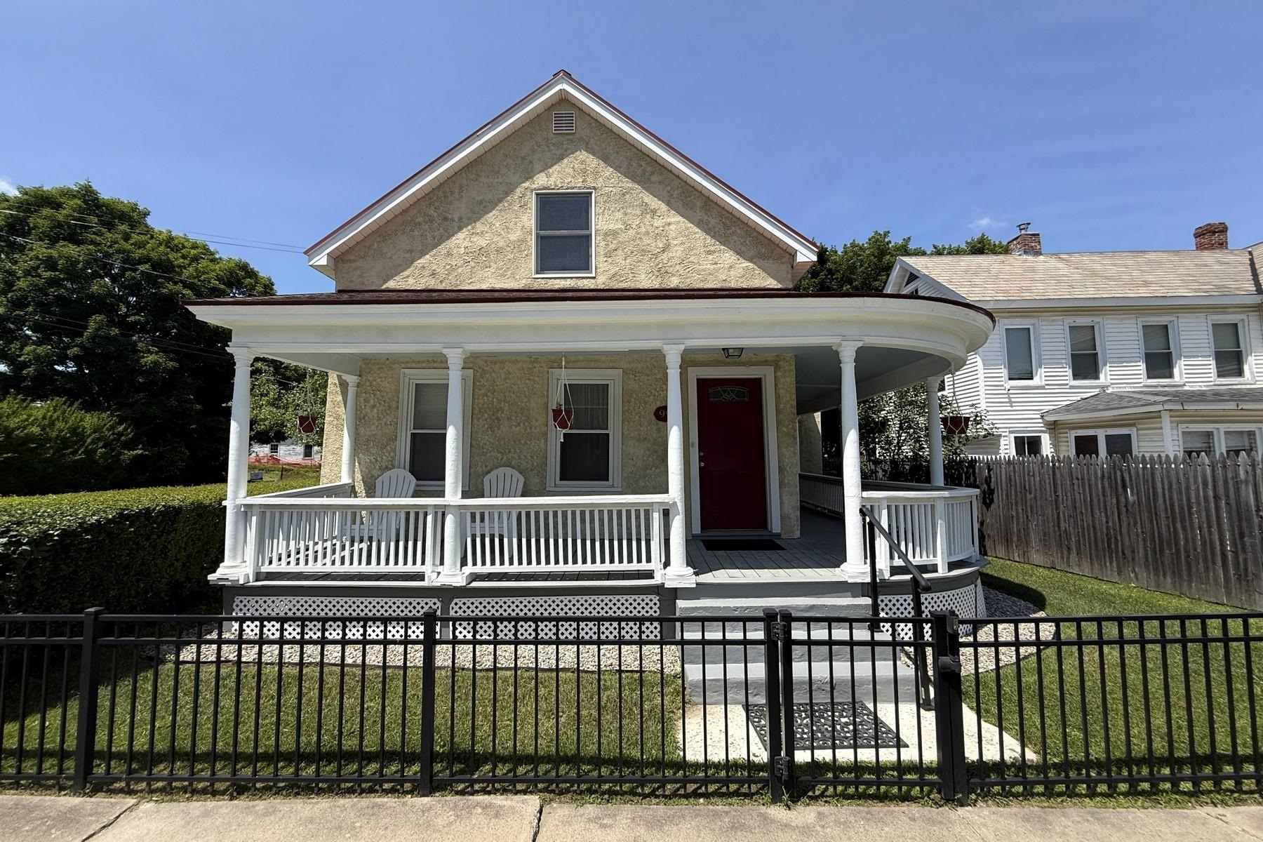 99 Franklin Street Property Photo 1