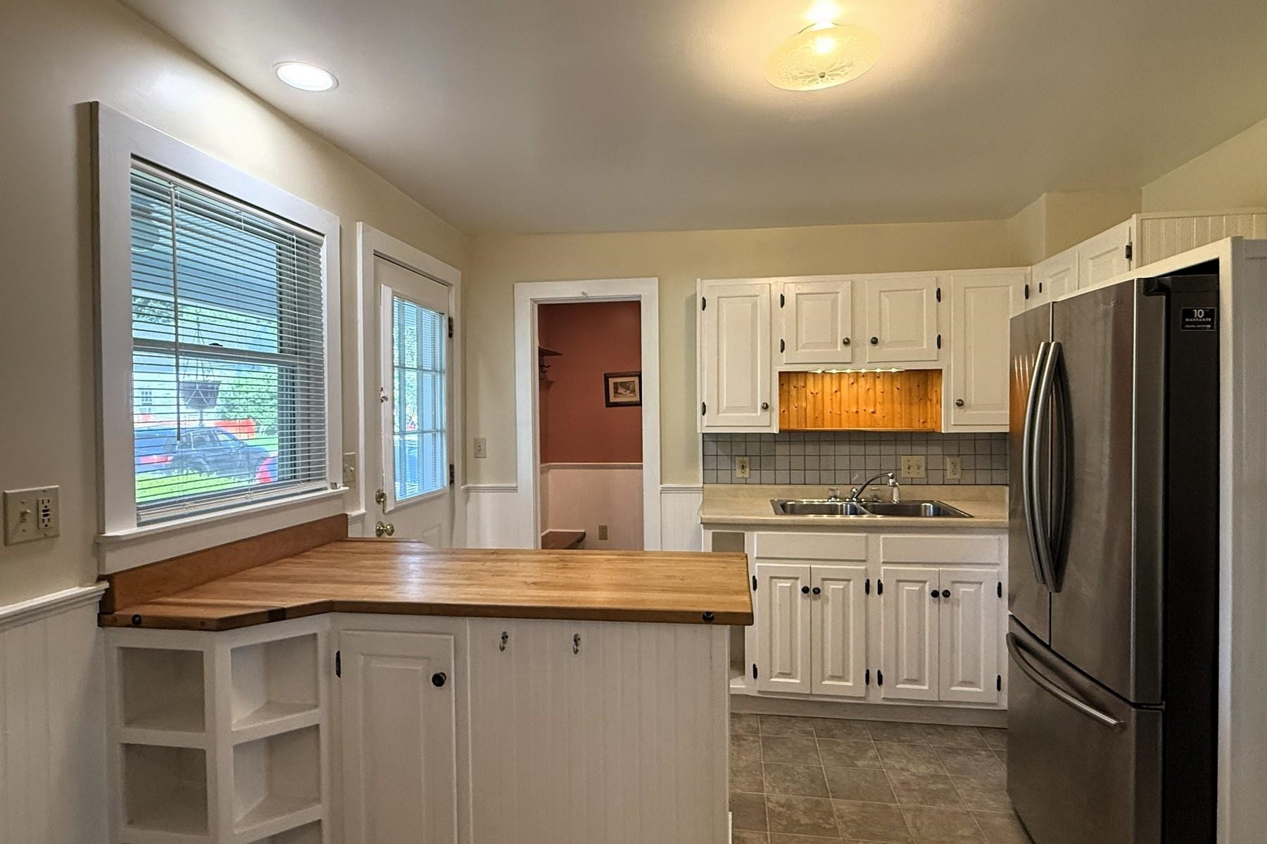 99 Franklin Street Property Photo 7