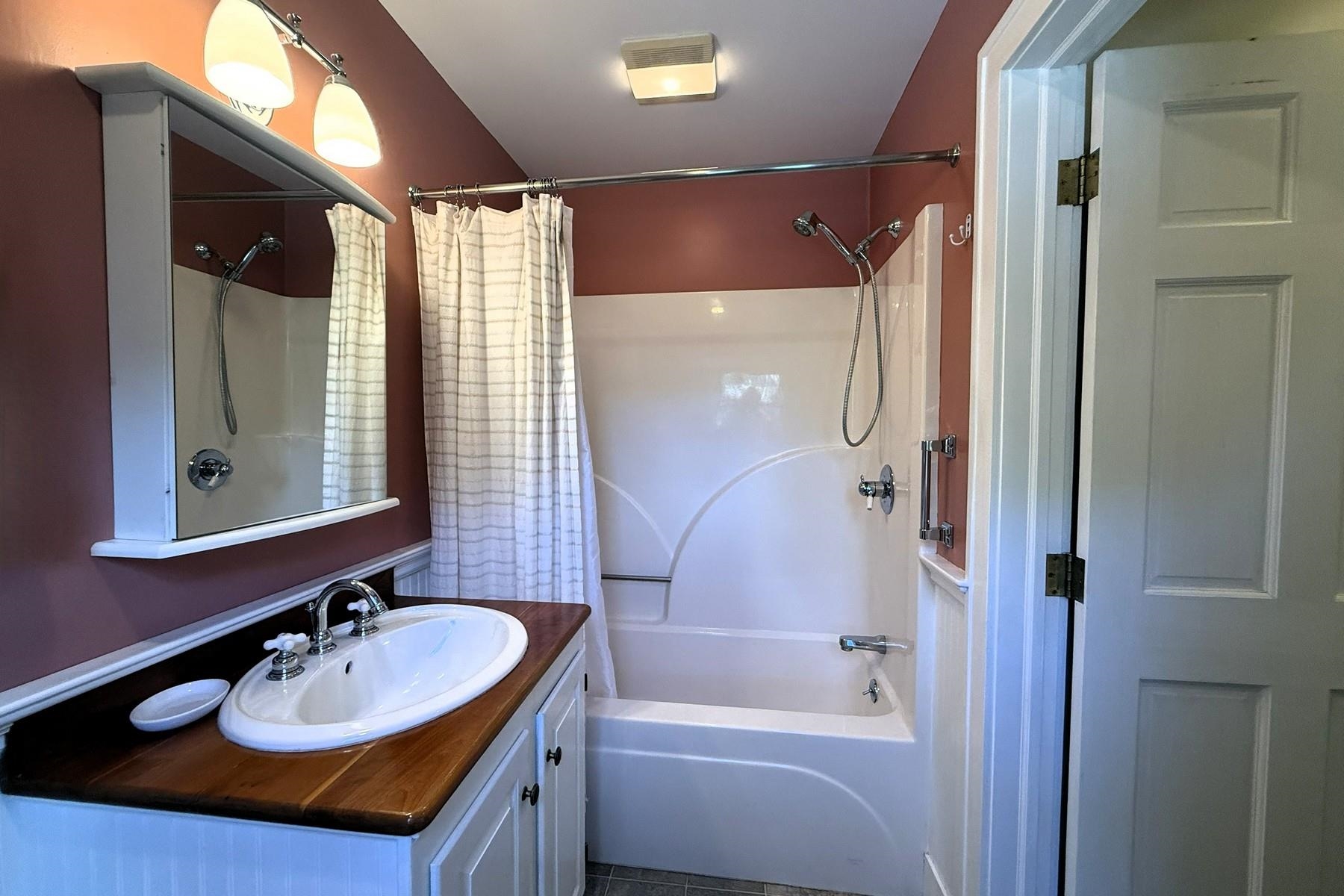 99 Franklin Street Property Photo 26