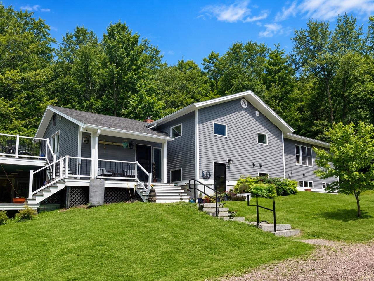 1093 East Hill Road Property Photo 1