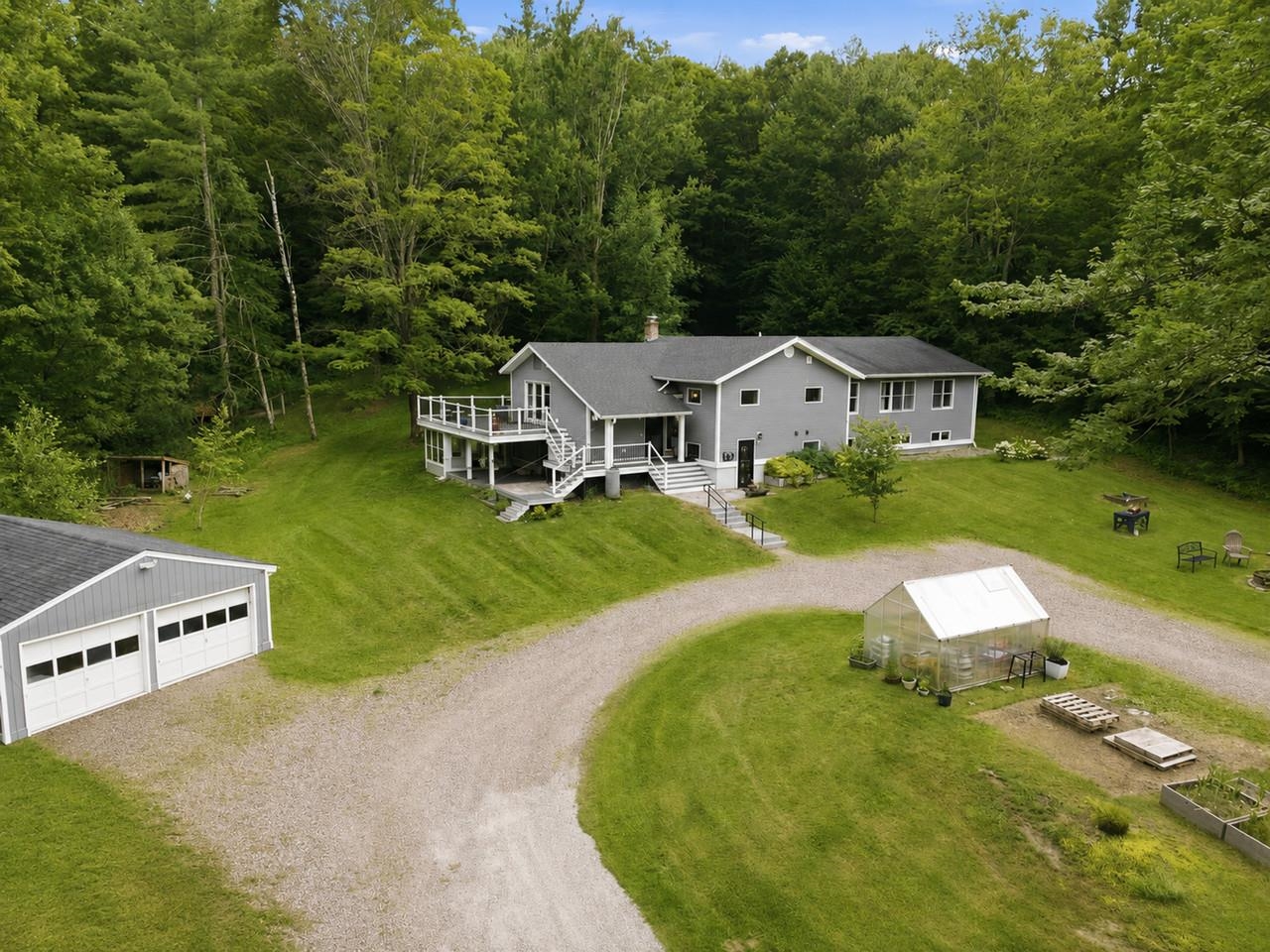1093 East Hill Road Property Photo 2