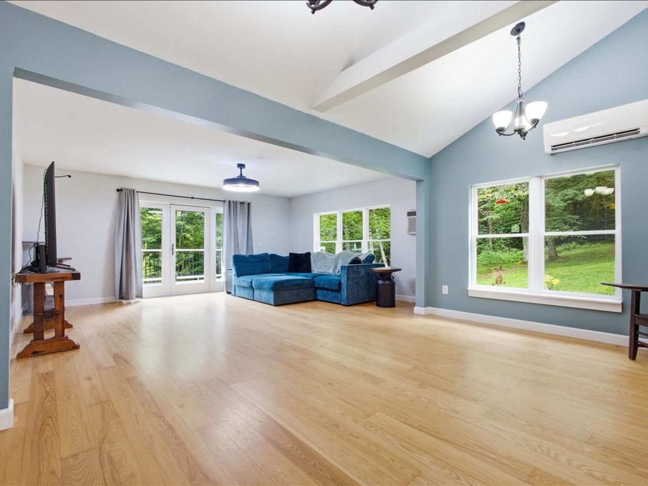 1093 East Hill Road Property Photo 5