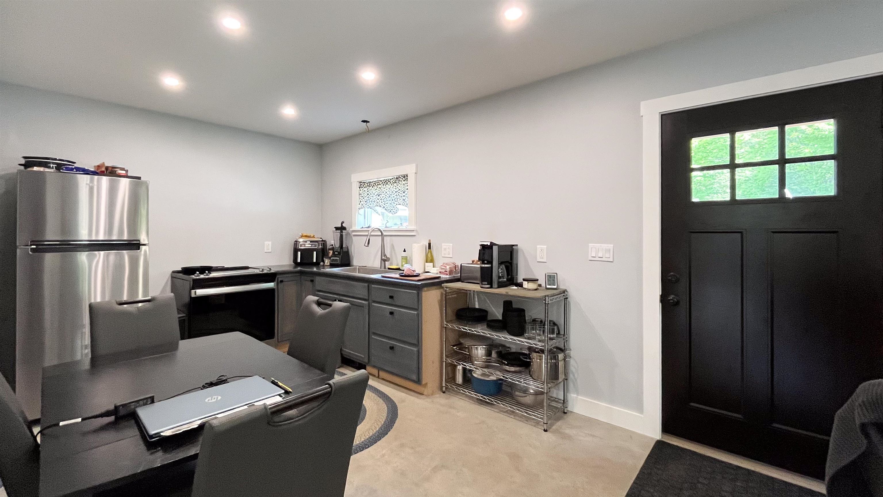 146 Lang Road Property Photo 12
