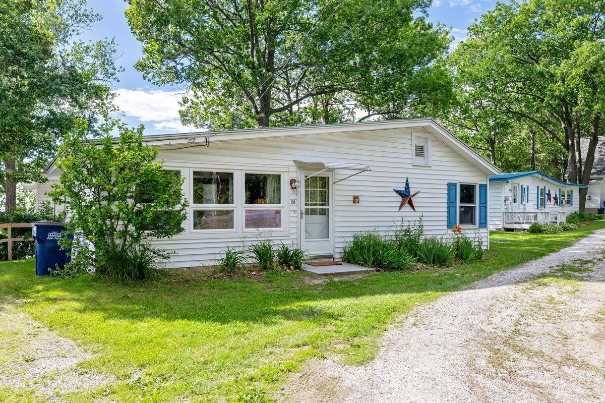 158 Lakewood Drive Property Photo 2
