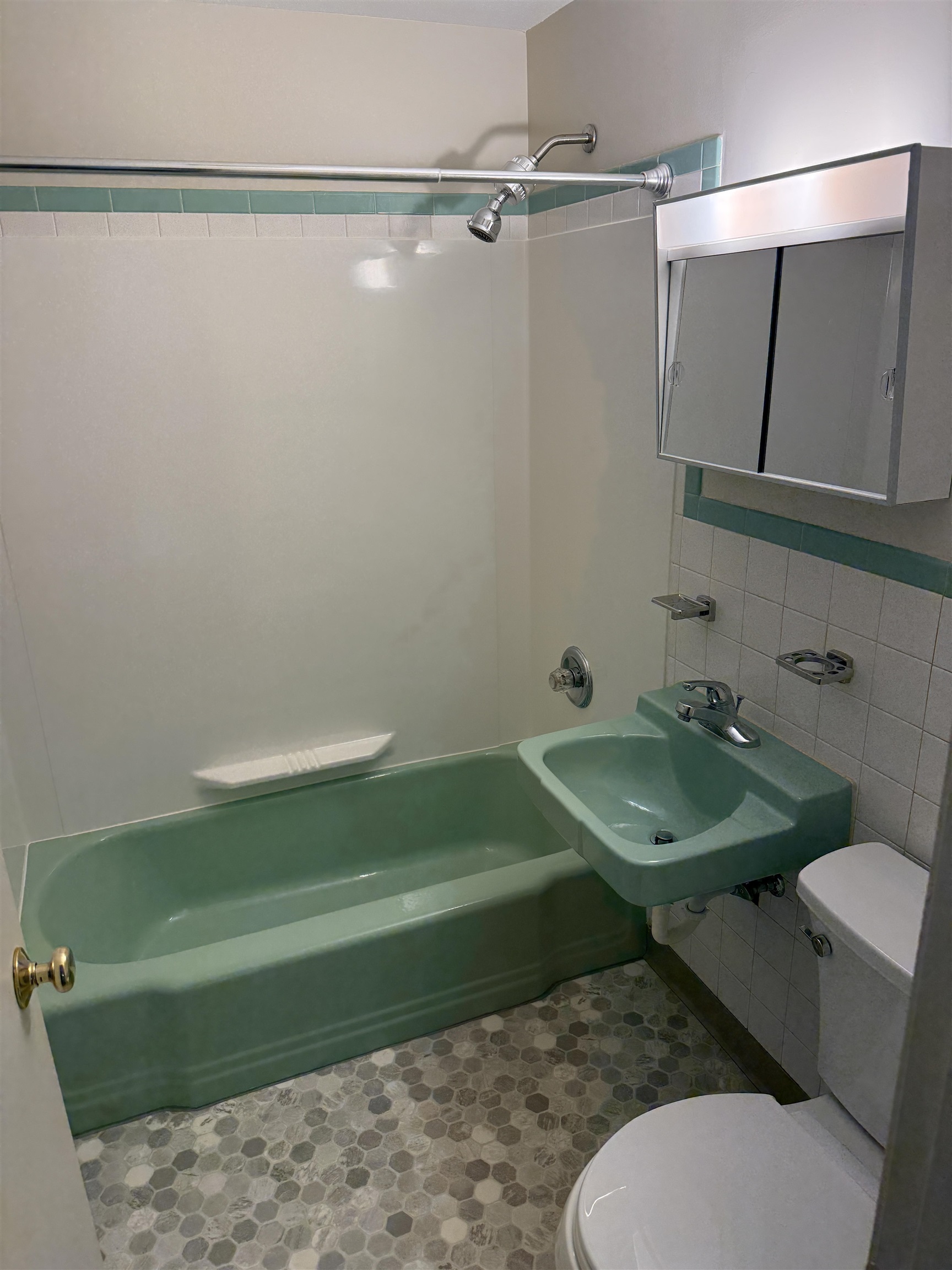 2 Grand Avenue Property Photo 5