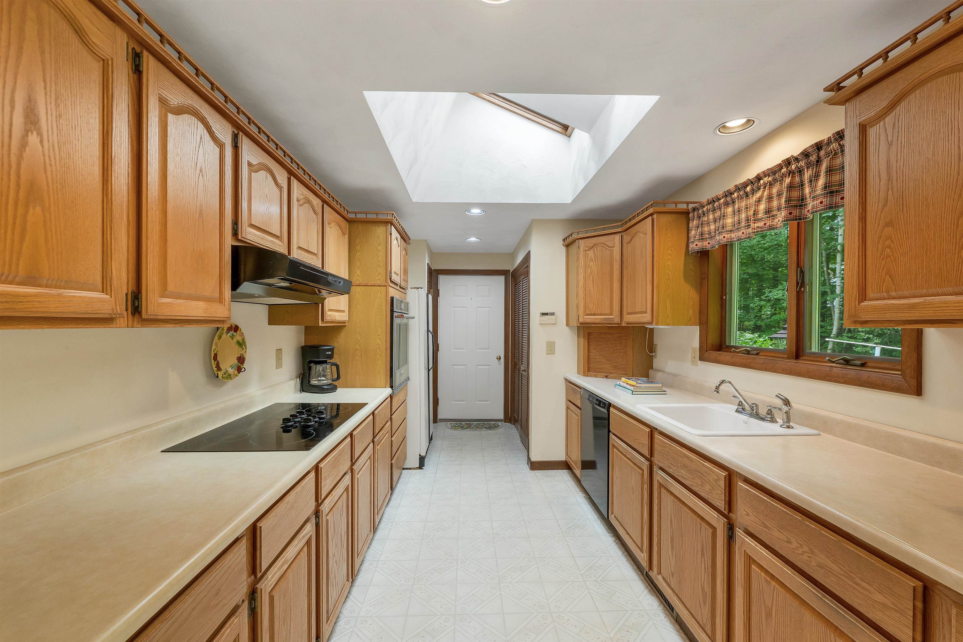 23 Cross Lane Property Photo 21