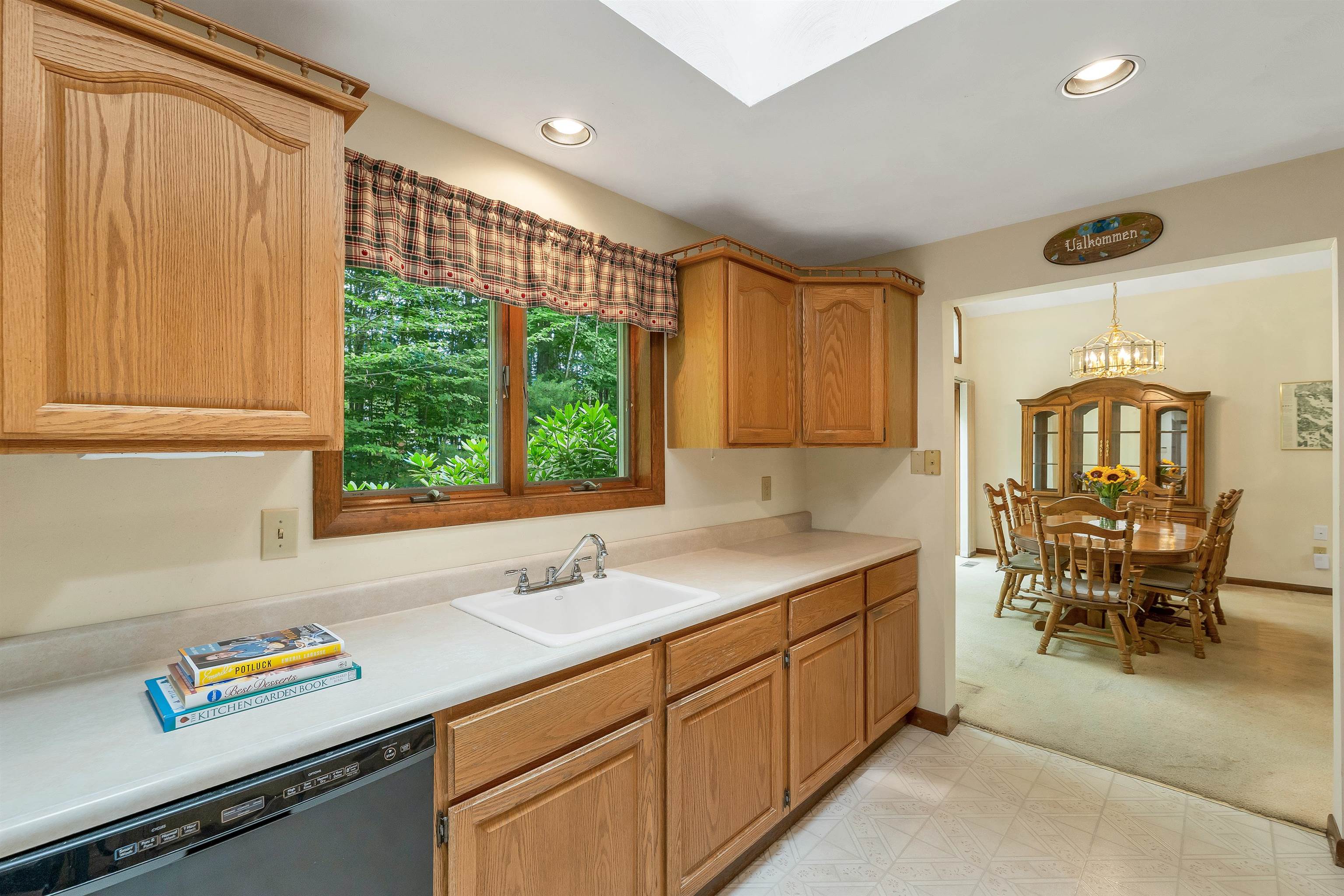 23 Cross Lane Property Photo 24