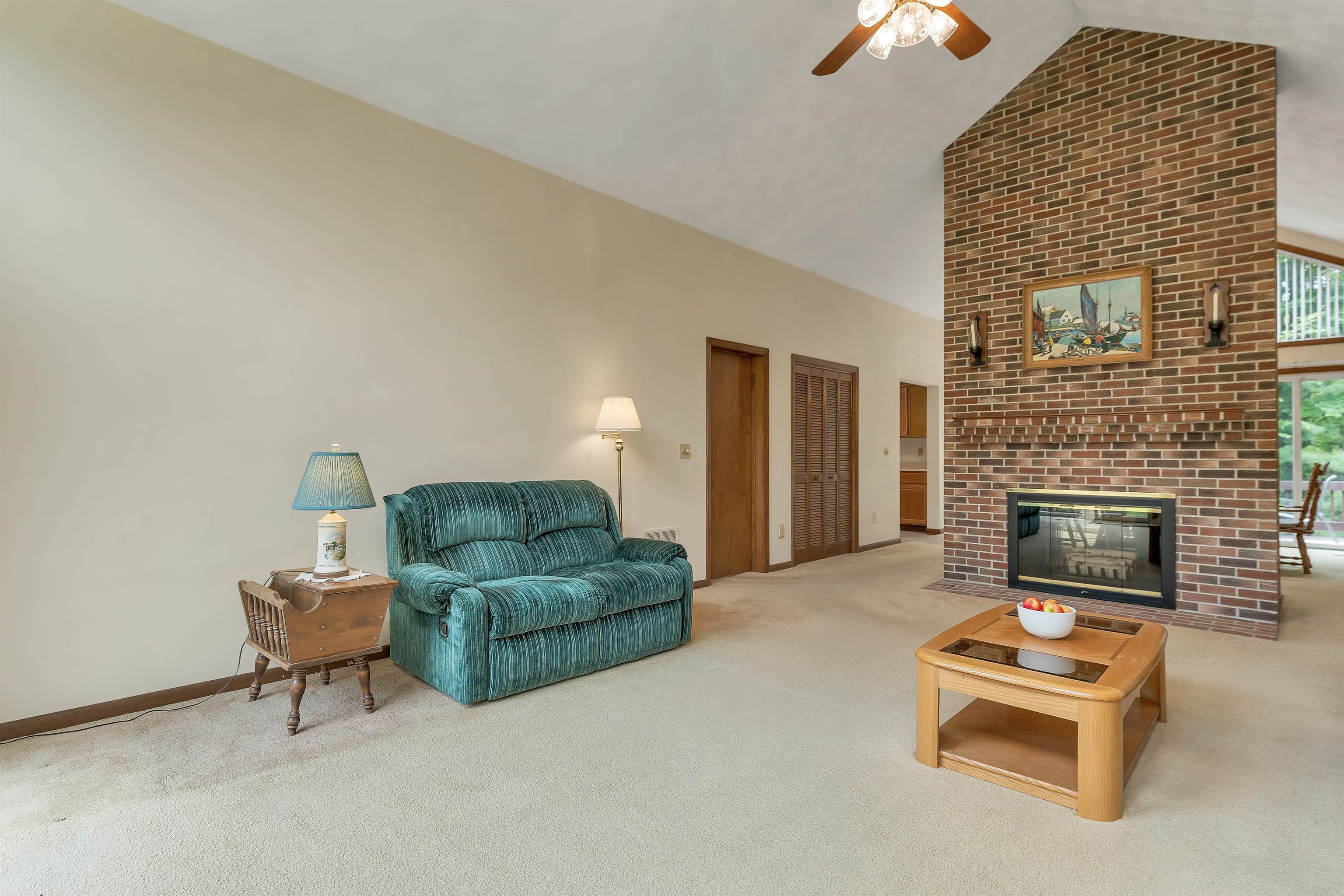 23 Cross Lane Property Photo 34