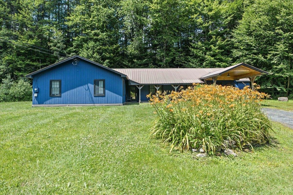 2878 Waterbury Road Property Photo 2