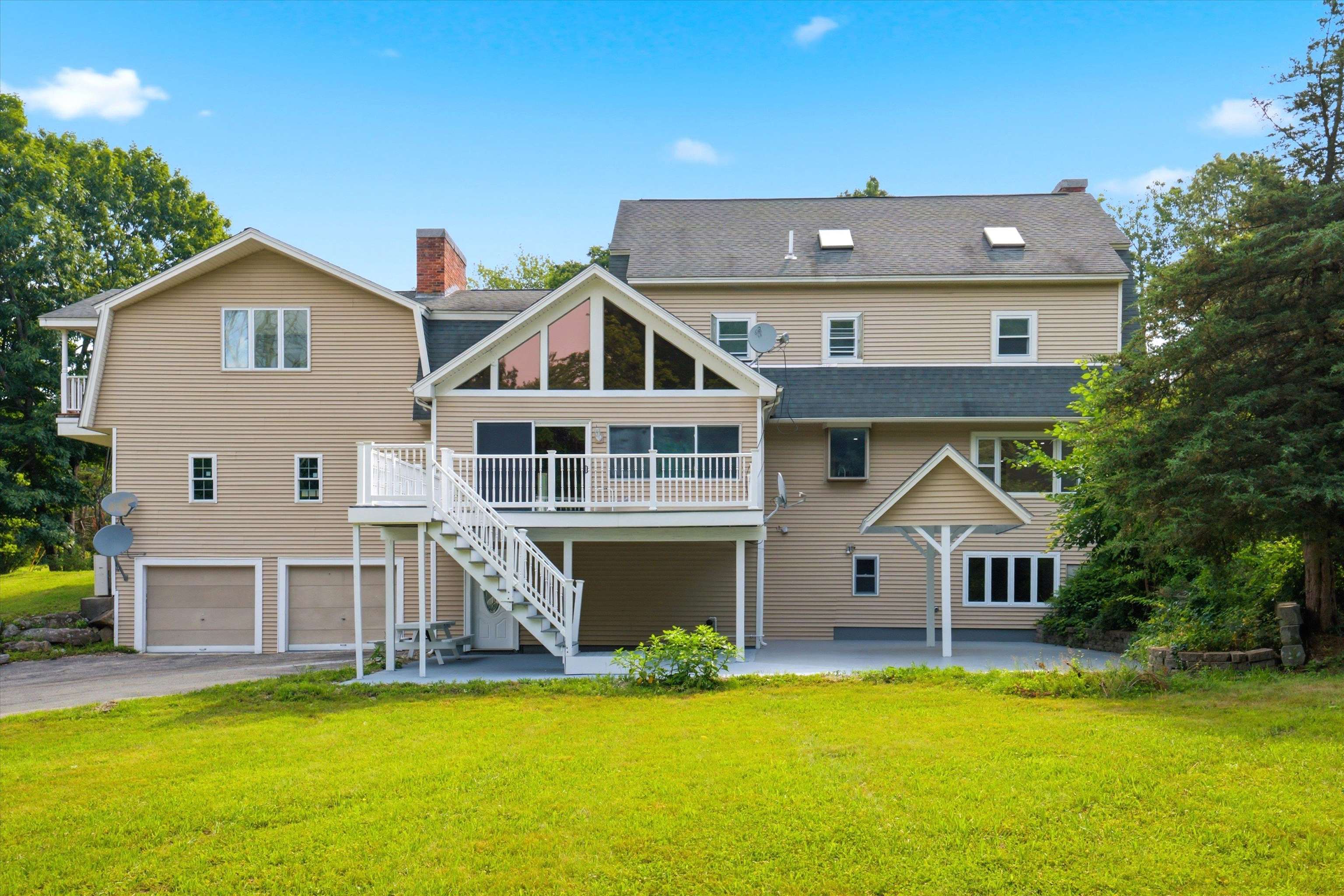 4 Hilltop Drive Property Photo 3