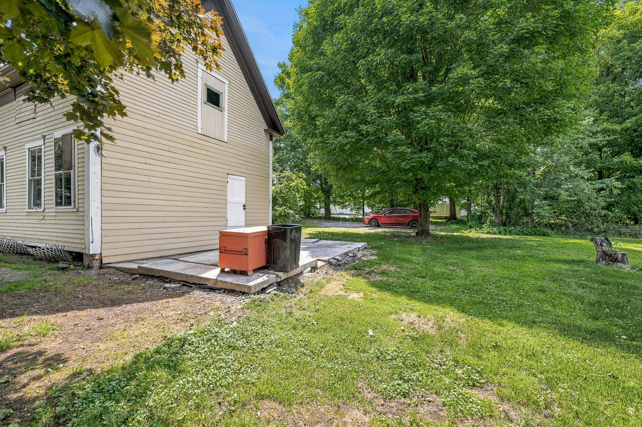 20 Railroad Street Property Photo 4