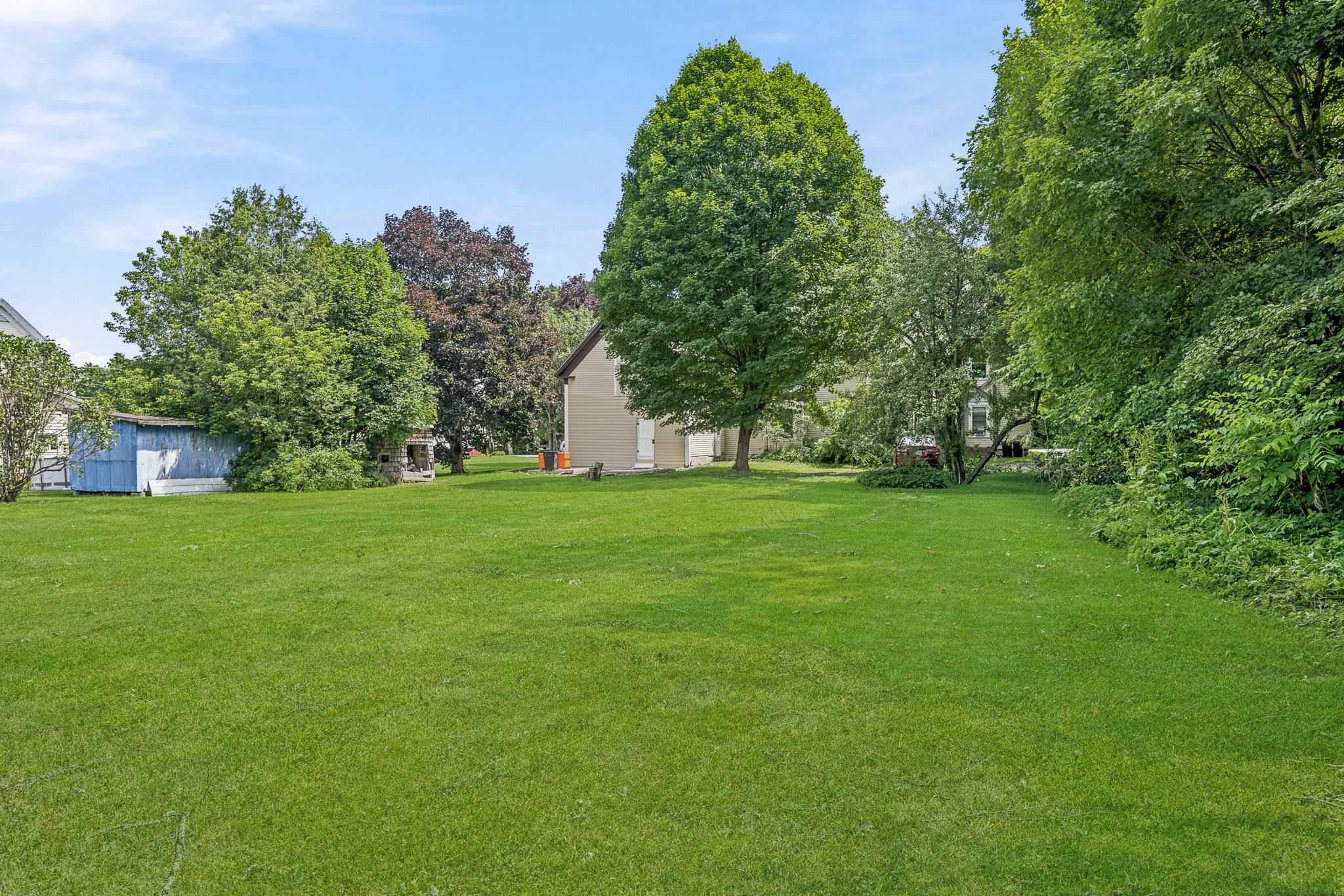 20 Railroad Street Property Photo 6