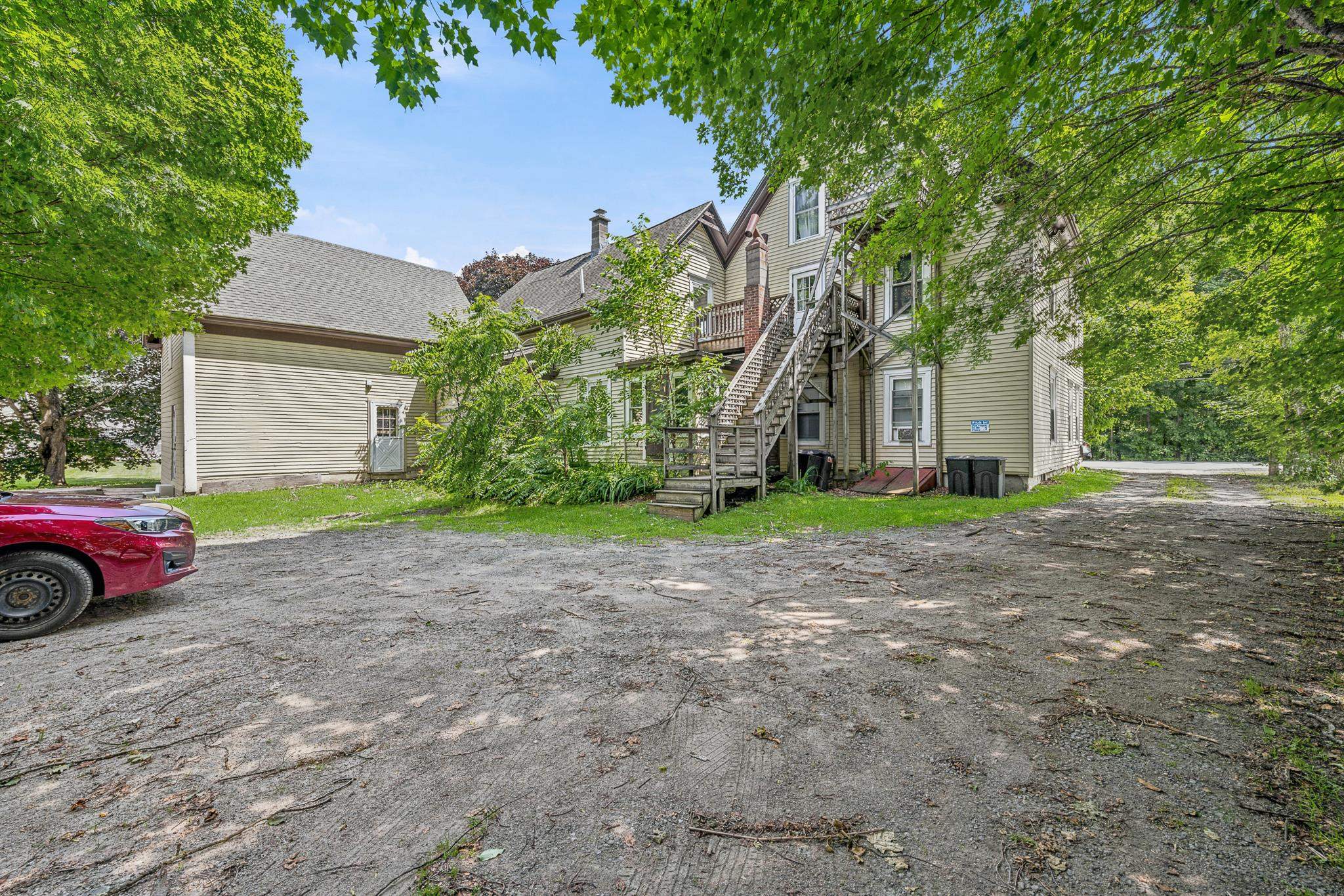 20 Railroad Street Property Photo 8