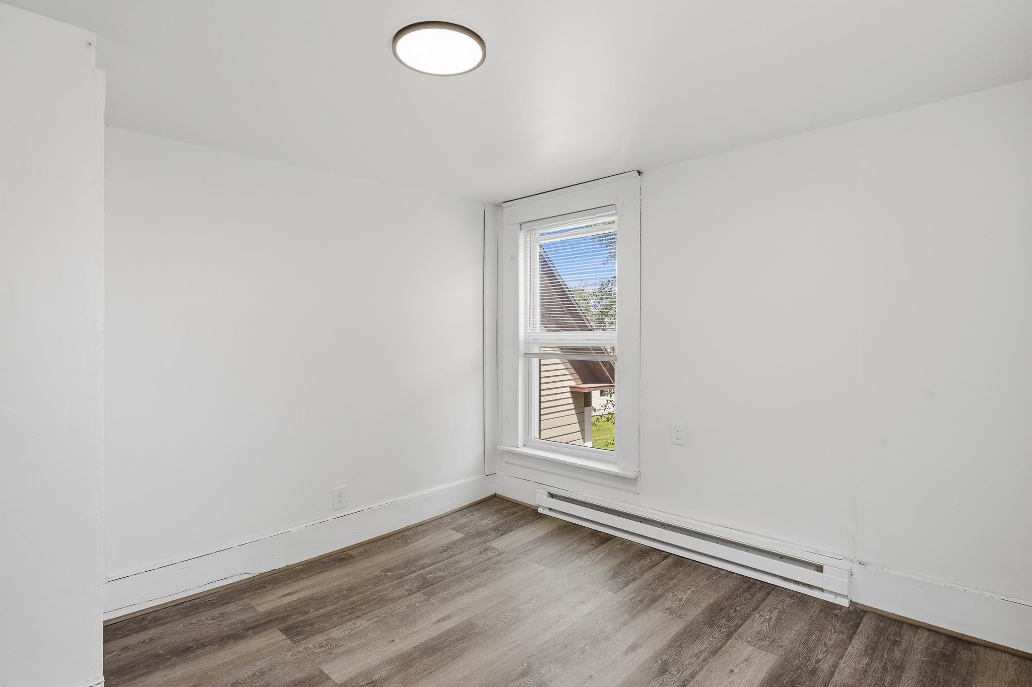 20 Railroad Street Property Photo 17