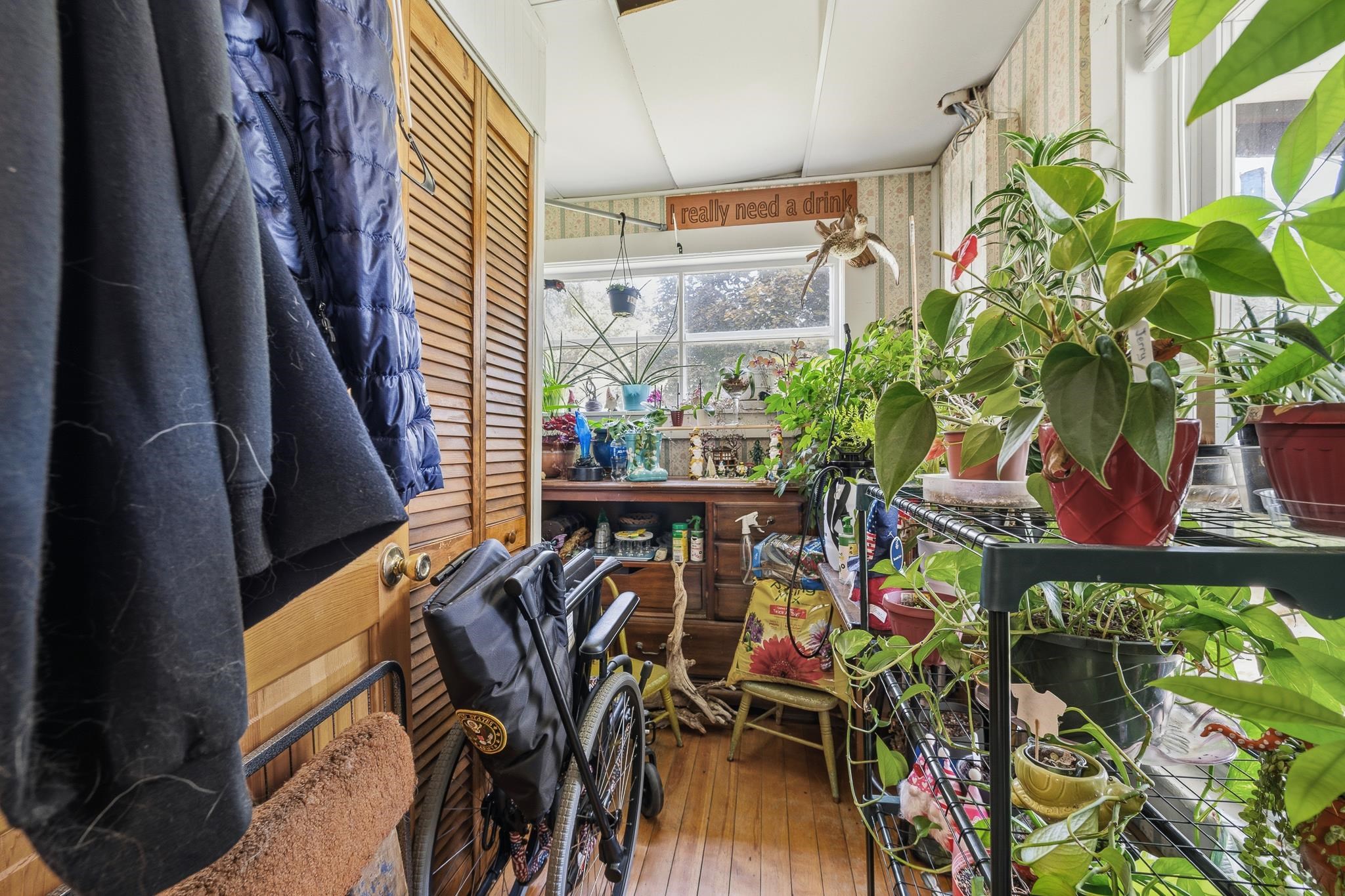 20 Railroad Street Property Photo 32
