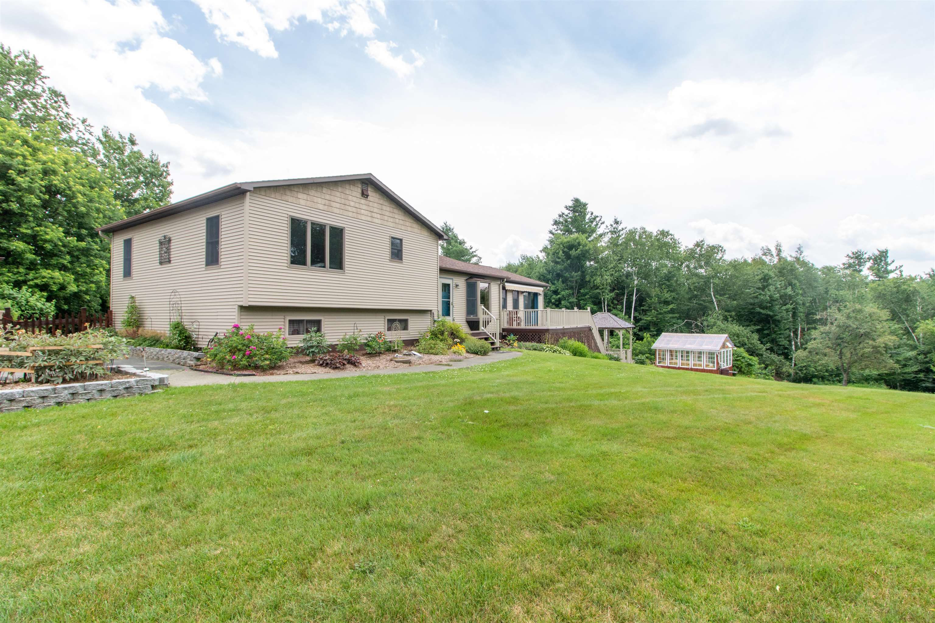 190 Lakeview Drive Property Photo 2