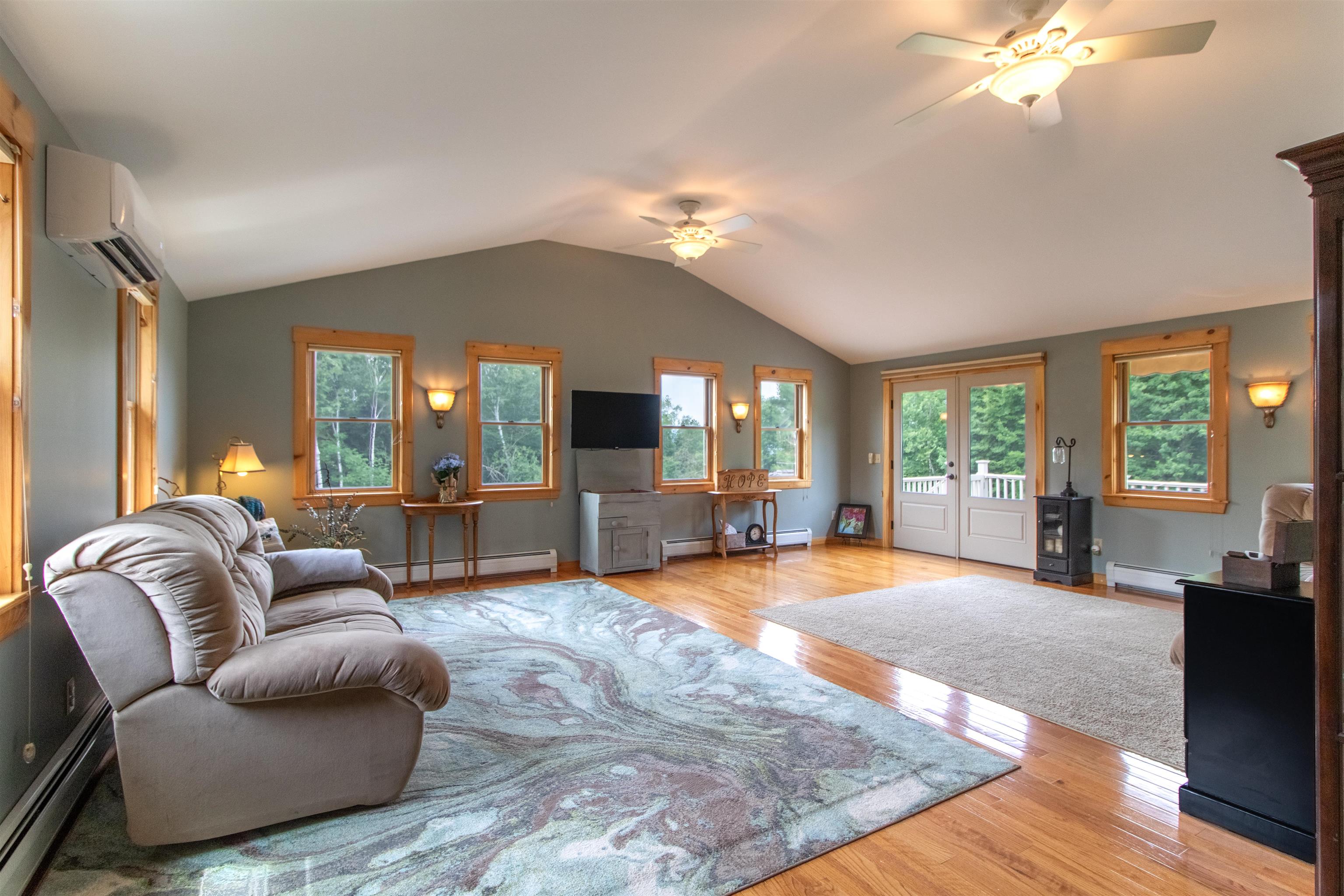 190 Lakeview Drive Property Photo 14